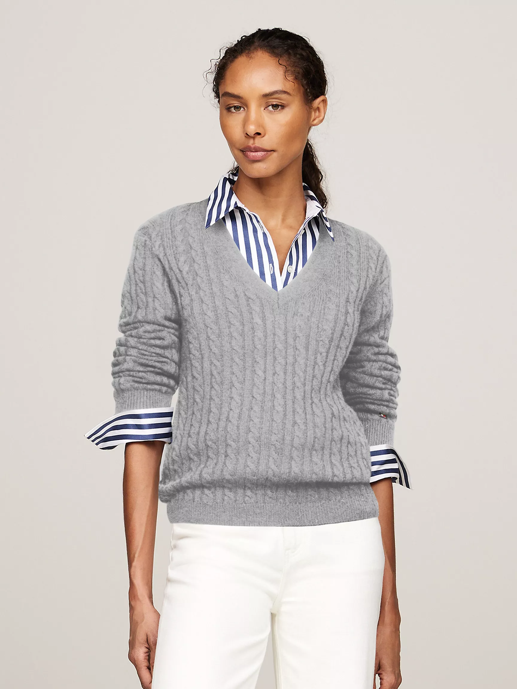 Женский свитер Tommy Hilfiger, Вязаный свитер с V-образным вырезом из шерстяной смеси с узором "косы"