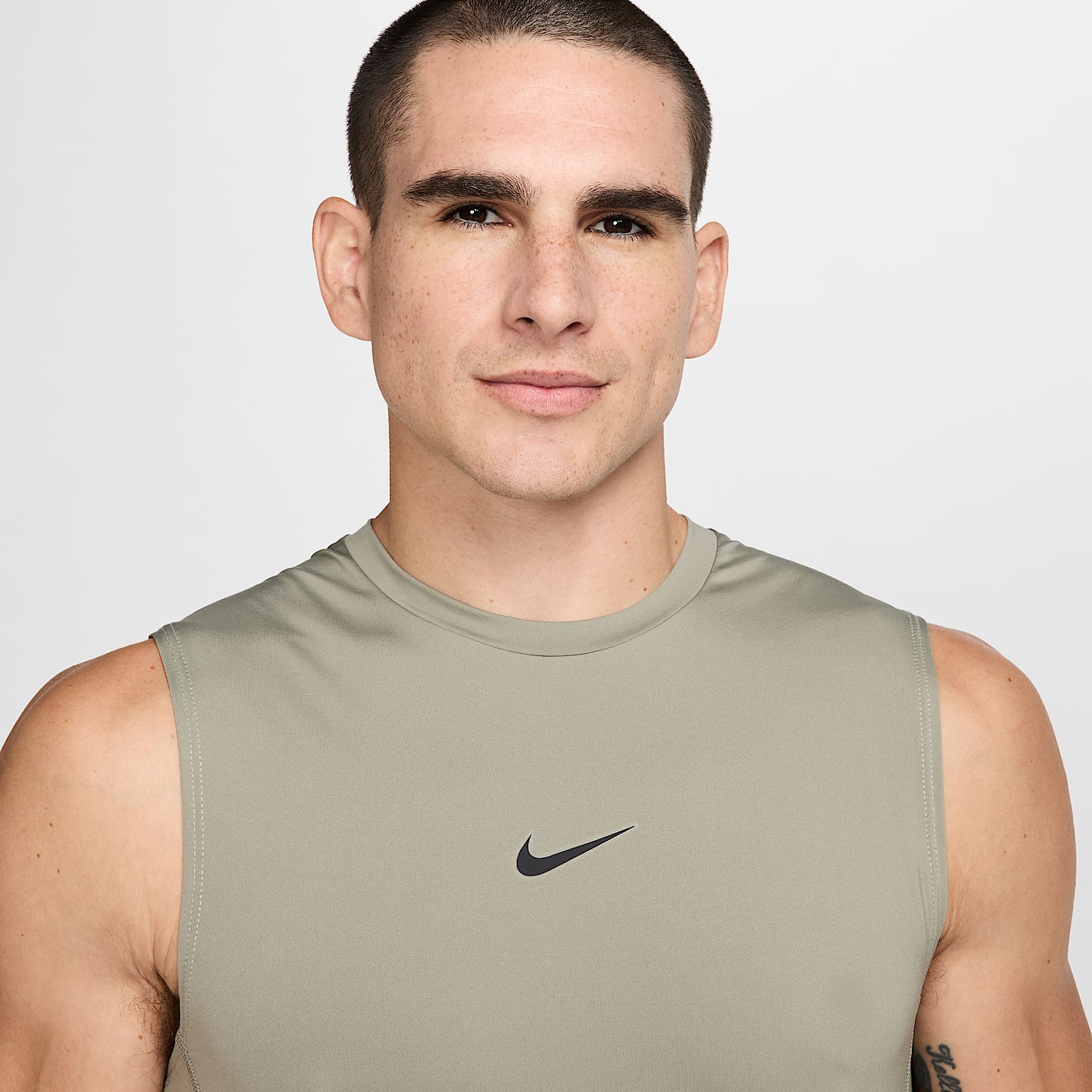 Nike Pro Men's Dri-FIT Slim Sleeveless Top