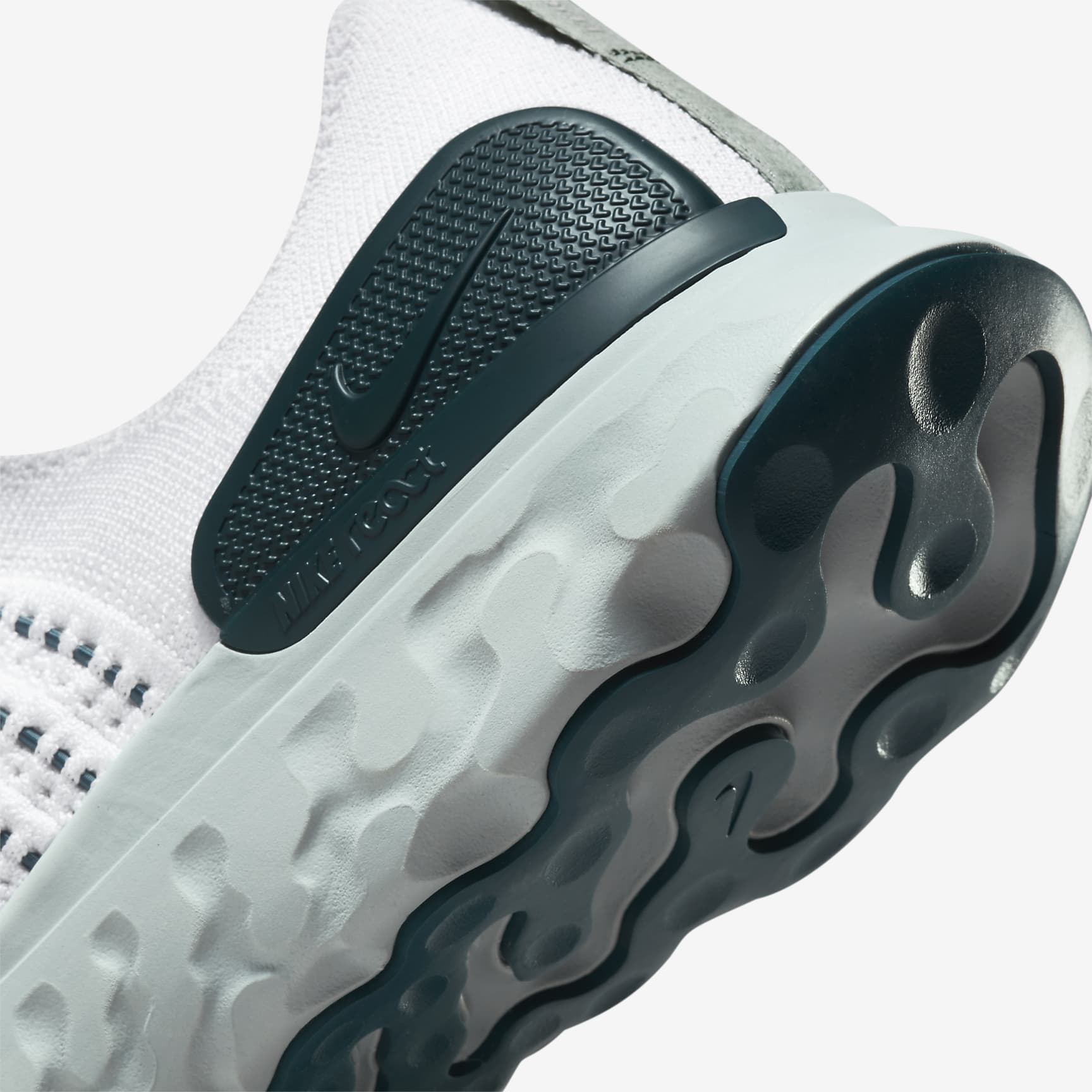 Nike React Phantom Run Flyknit 2 Women's Road Running Shoes