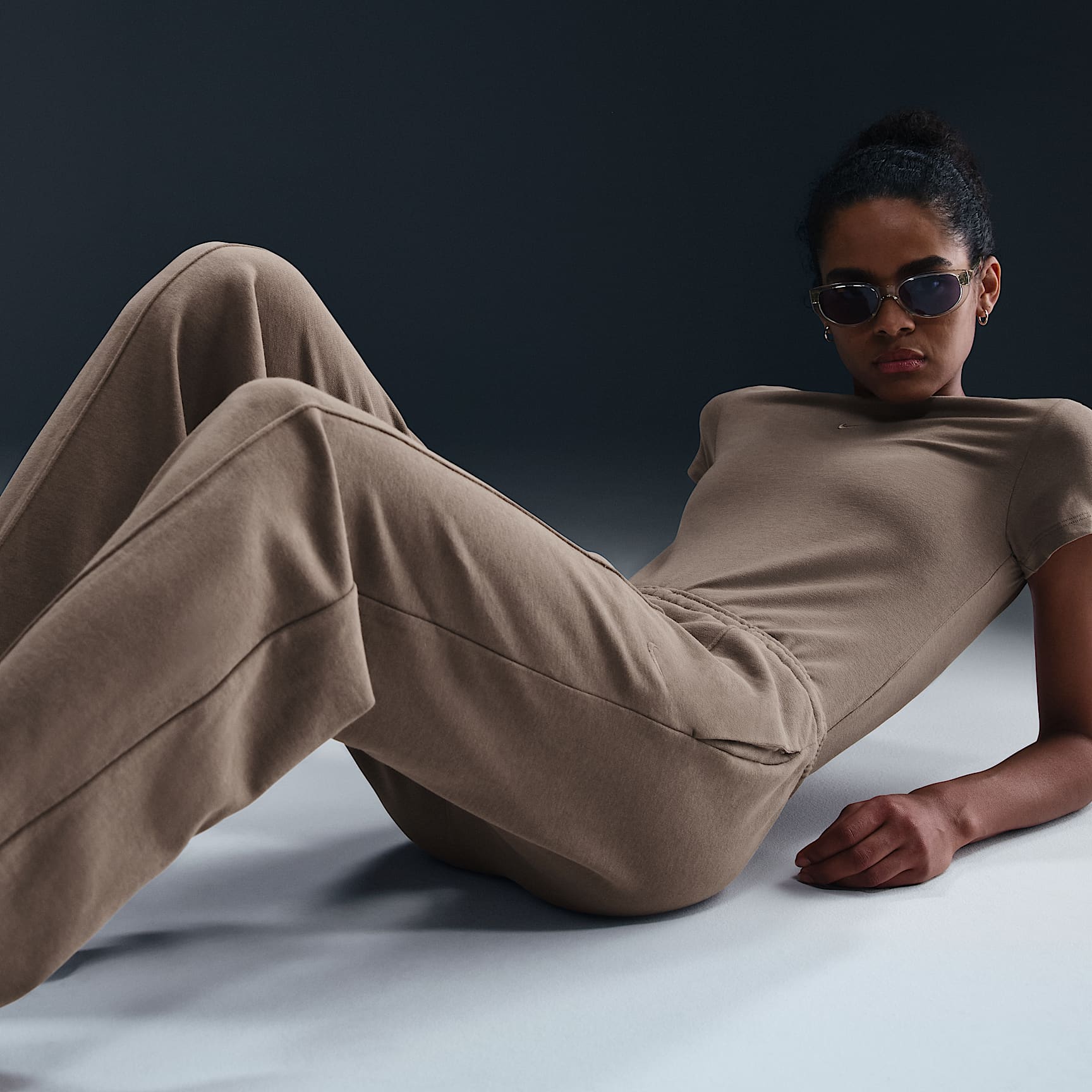 Nike Sportswear Chill Terry Women's Mid-Rise French Terry Open-Hem Sweatpants