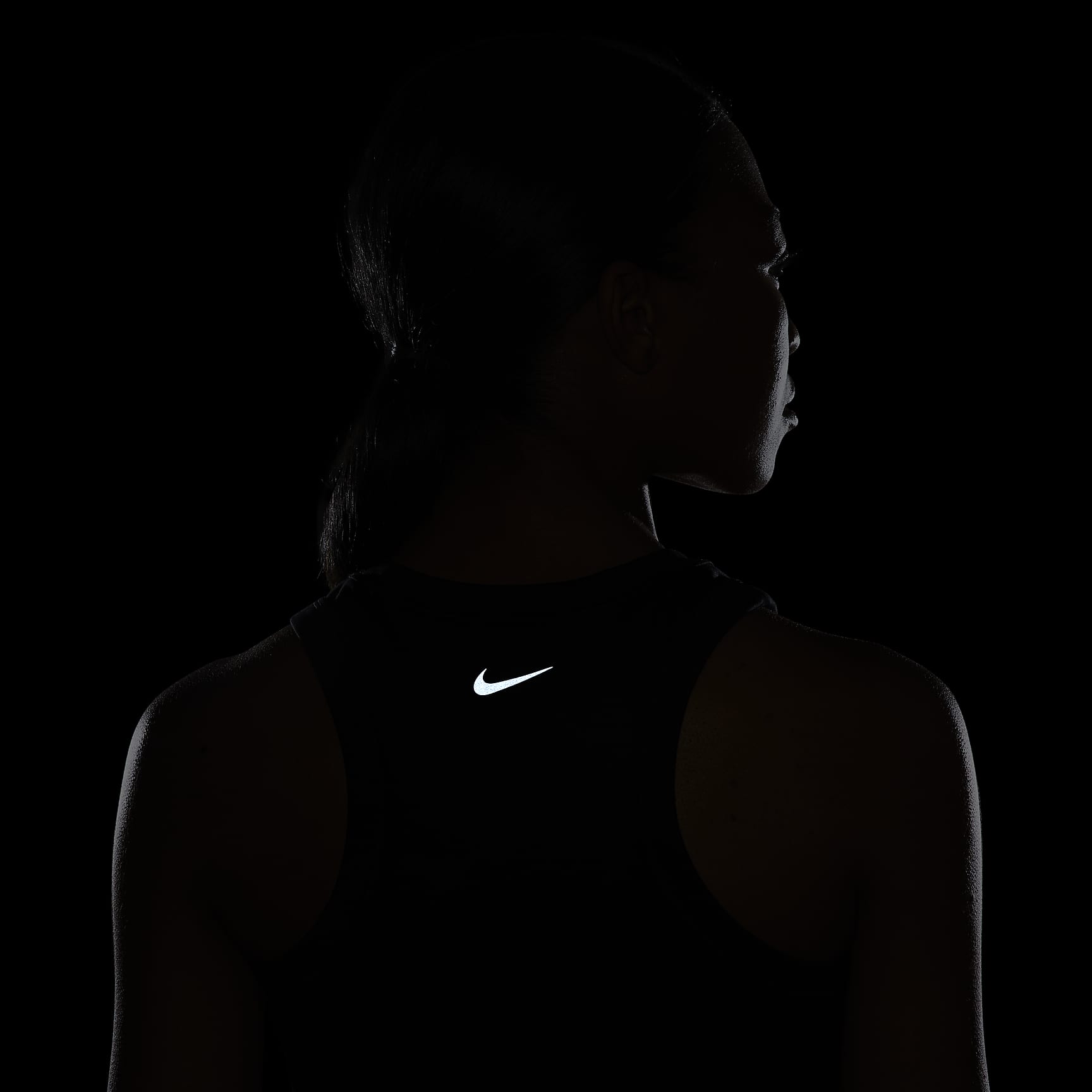 Nike One Fitted Women's Dri-FIT Cropped Tank Top