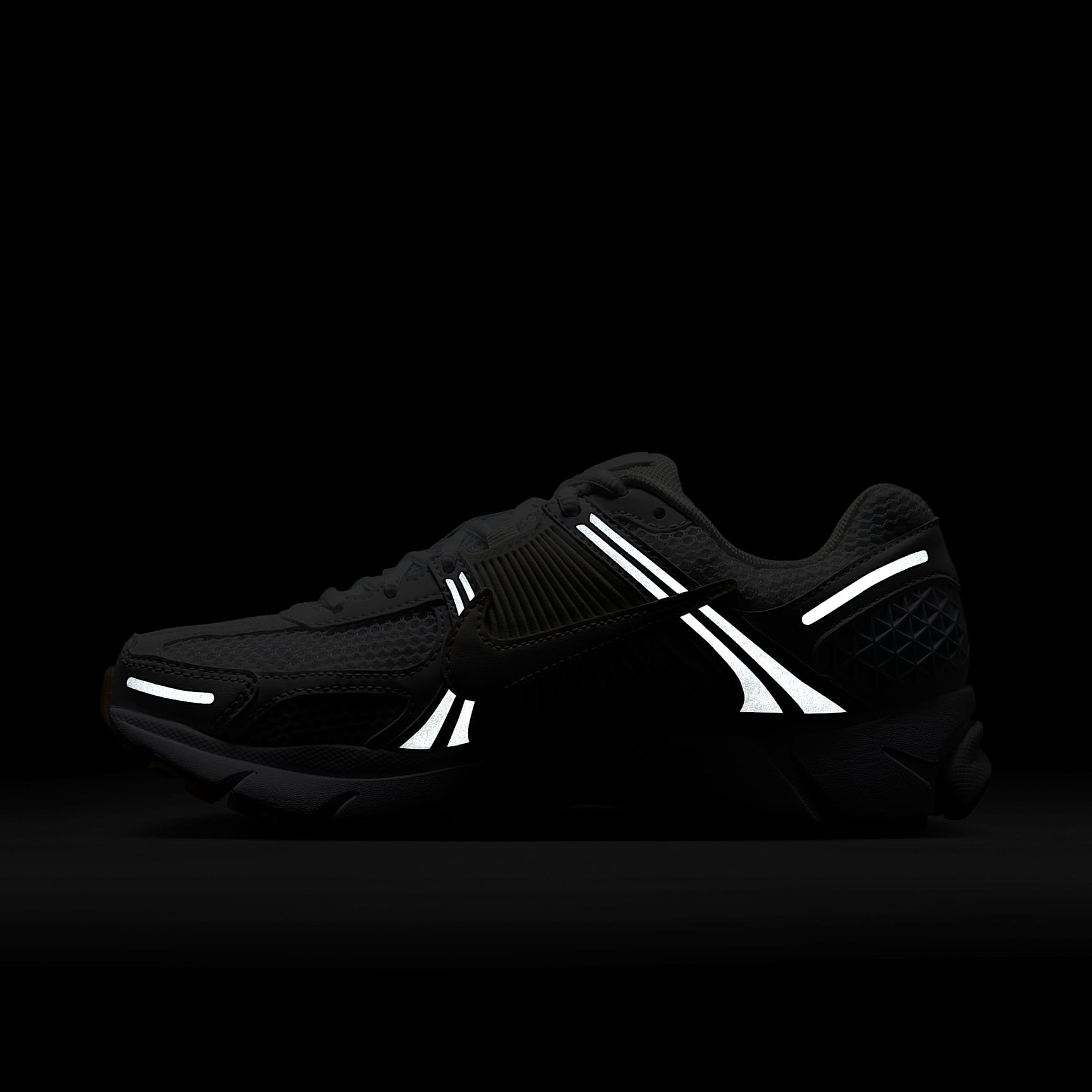 Nike Zoom Vomero 5 Women's Shoes