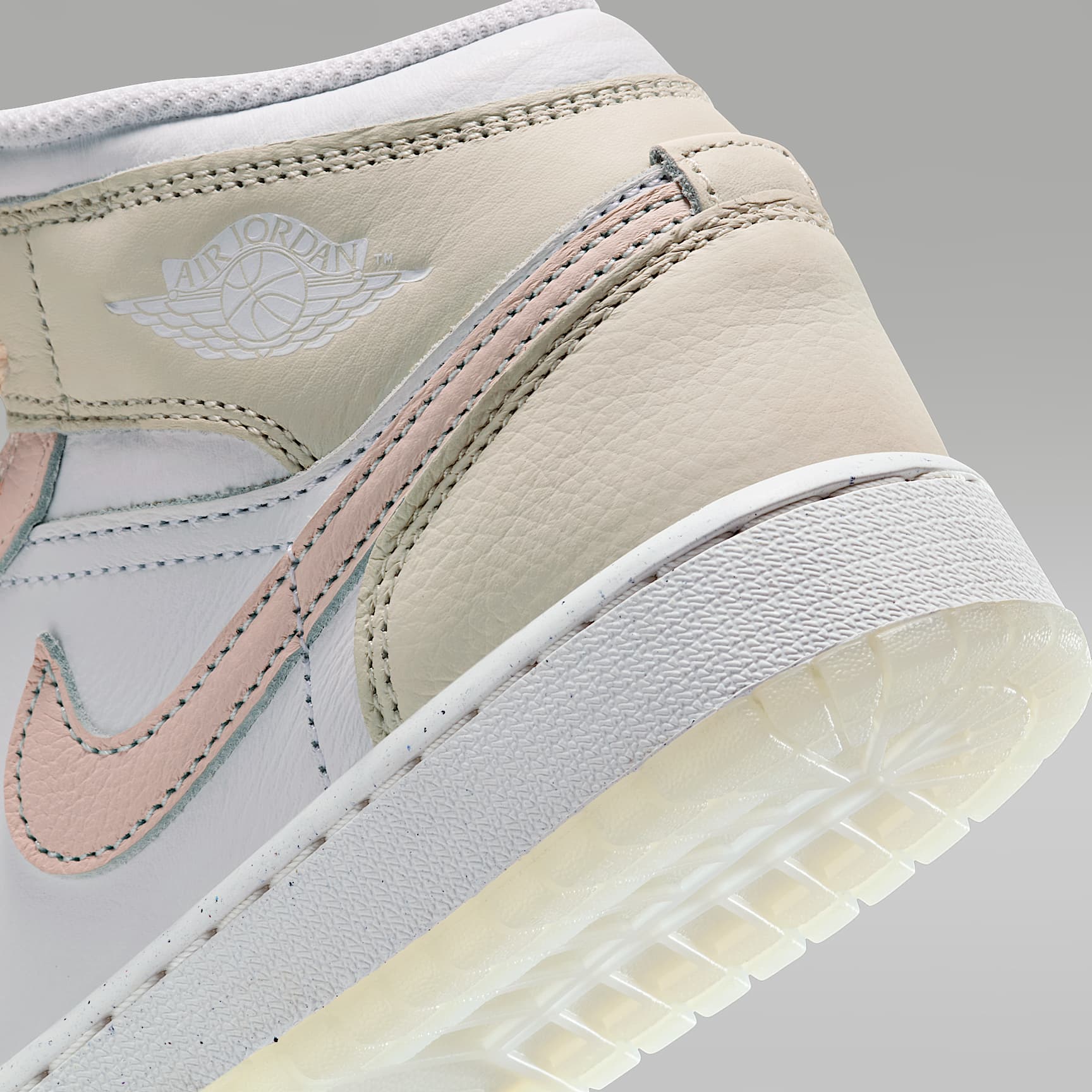 Air Jordan 1 Mid SE Big Kids' Shoes