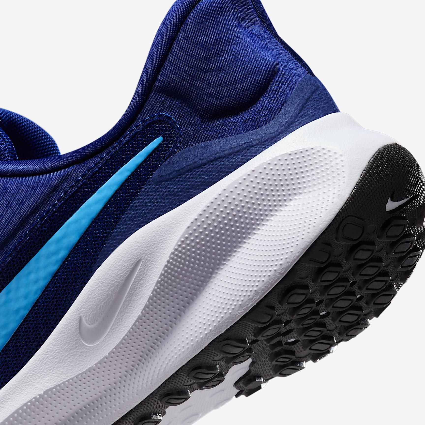 Nike Revolution 7 EasyOn Men's Road Running Shoes