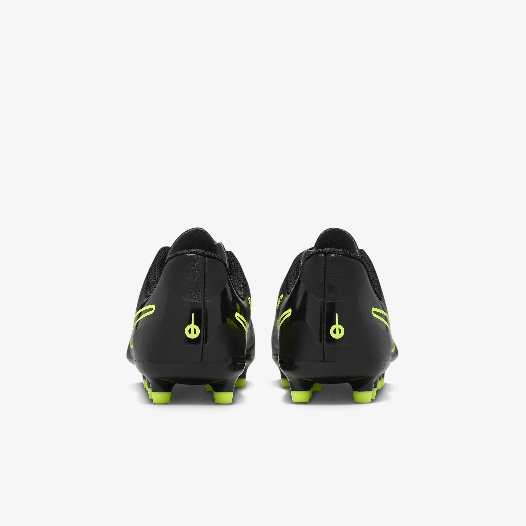 Nike Jr. Tiempo Legend 10 Club Little/Big Kids' Multi-Ground Low-Top Soccer Cleats