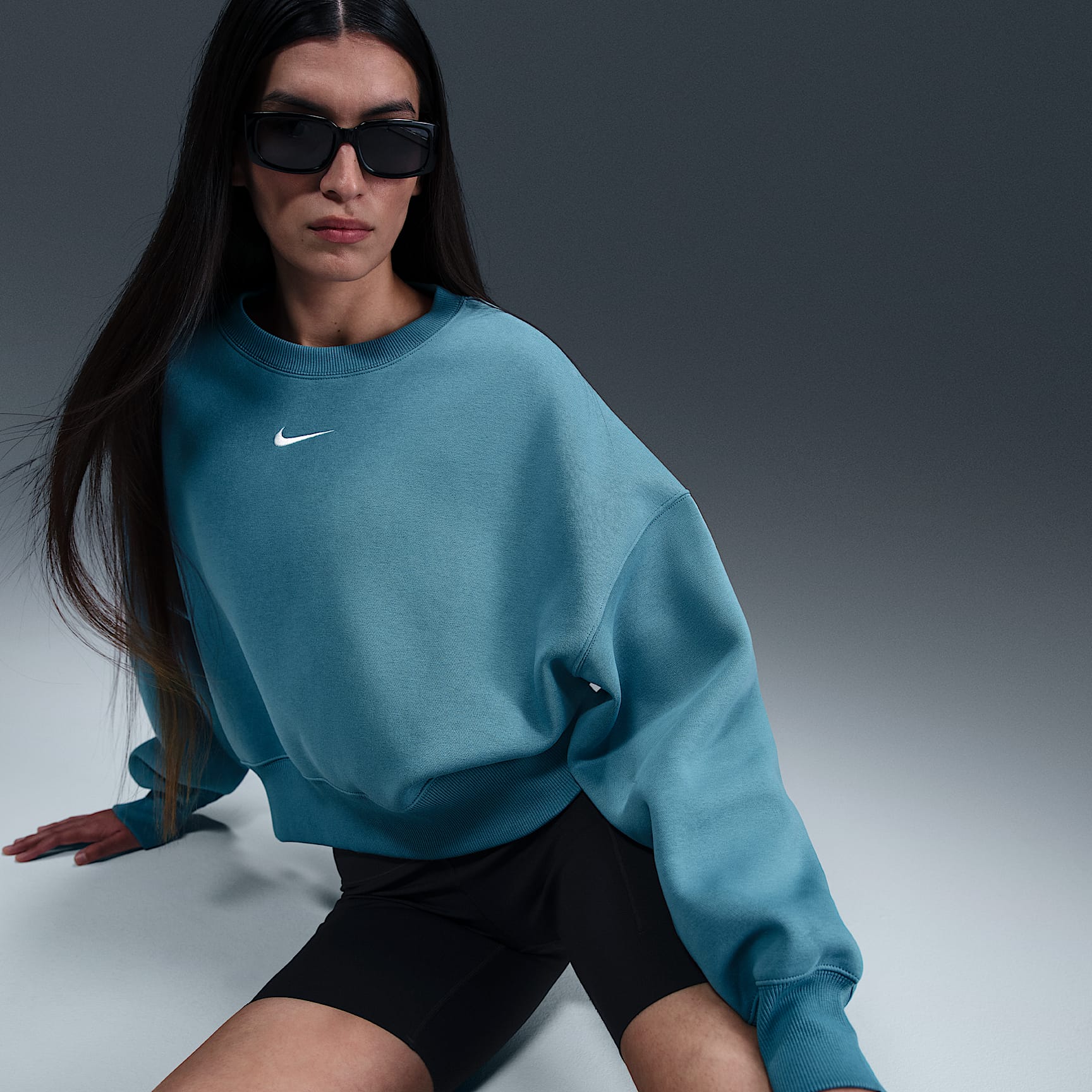 Nike Sportswear Phoenix Fleece Women's Over-Oversized Crew-Neck Sweatshirt