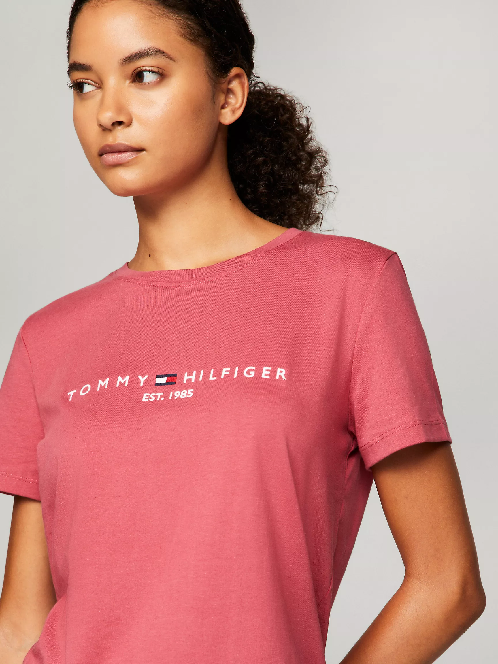 Женская футболка Tommy Hilfiger, Футболка с вышитым логотипом Tommy