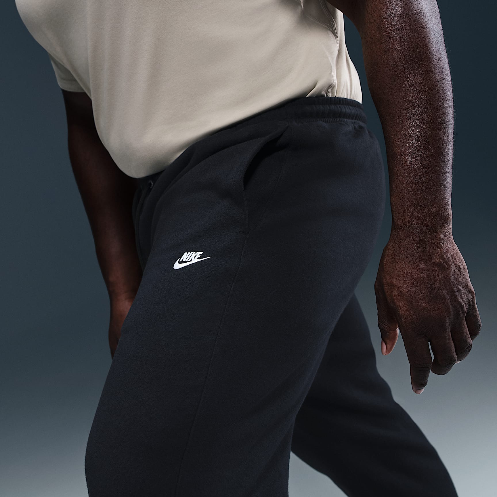 Nike Club Men's Cuffed Brushed Fleece Pants