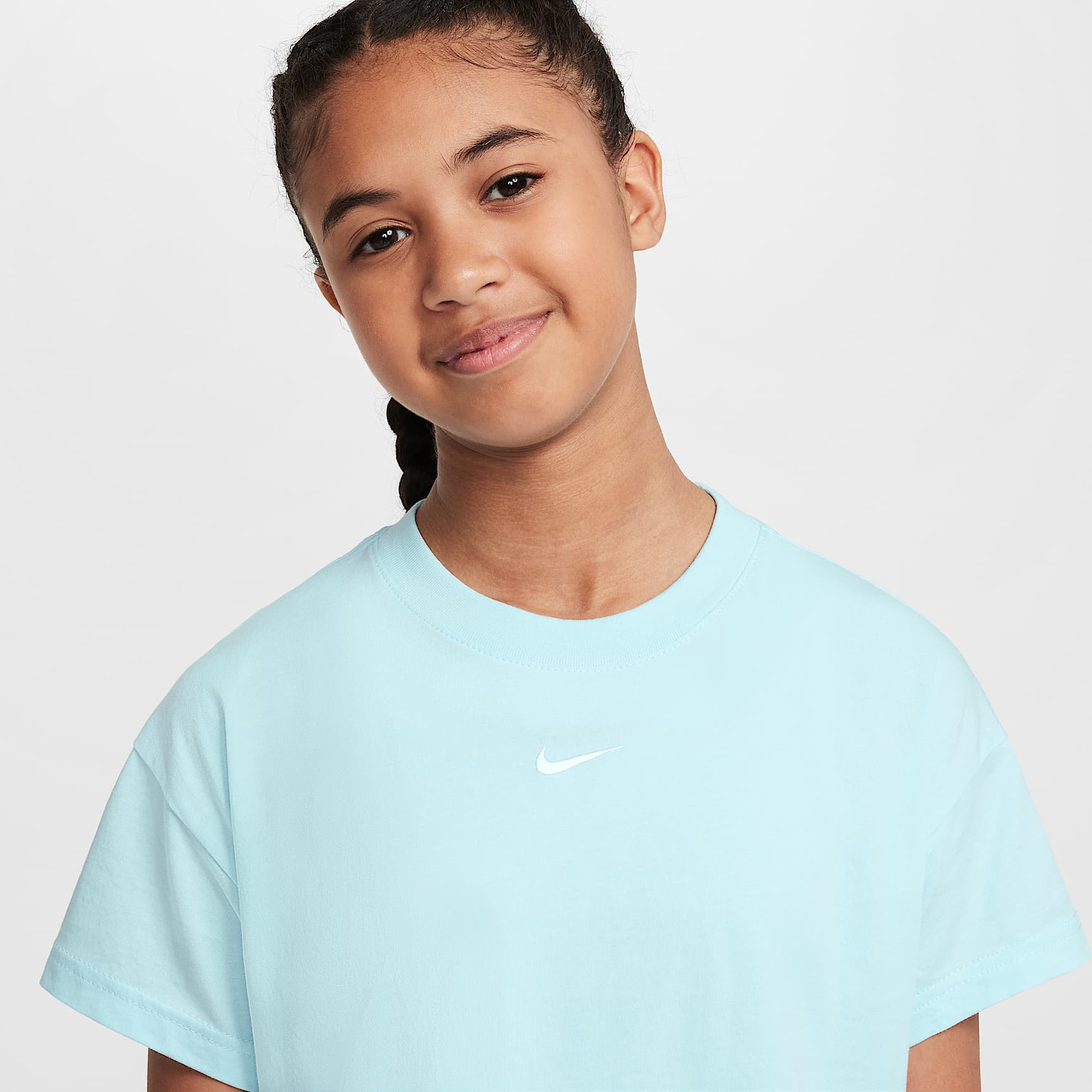 Nike Sportswear Essential Big Kids' (Girls') T-Shirt