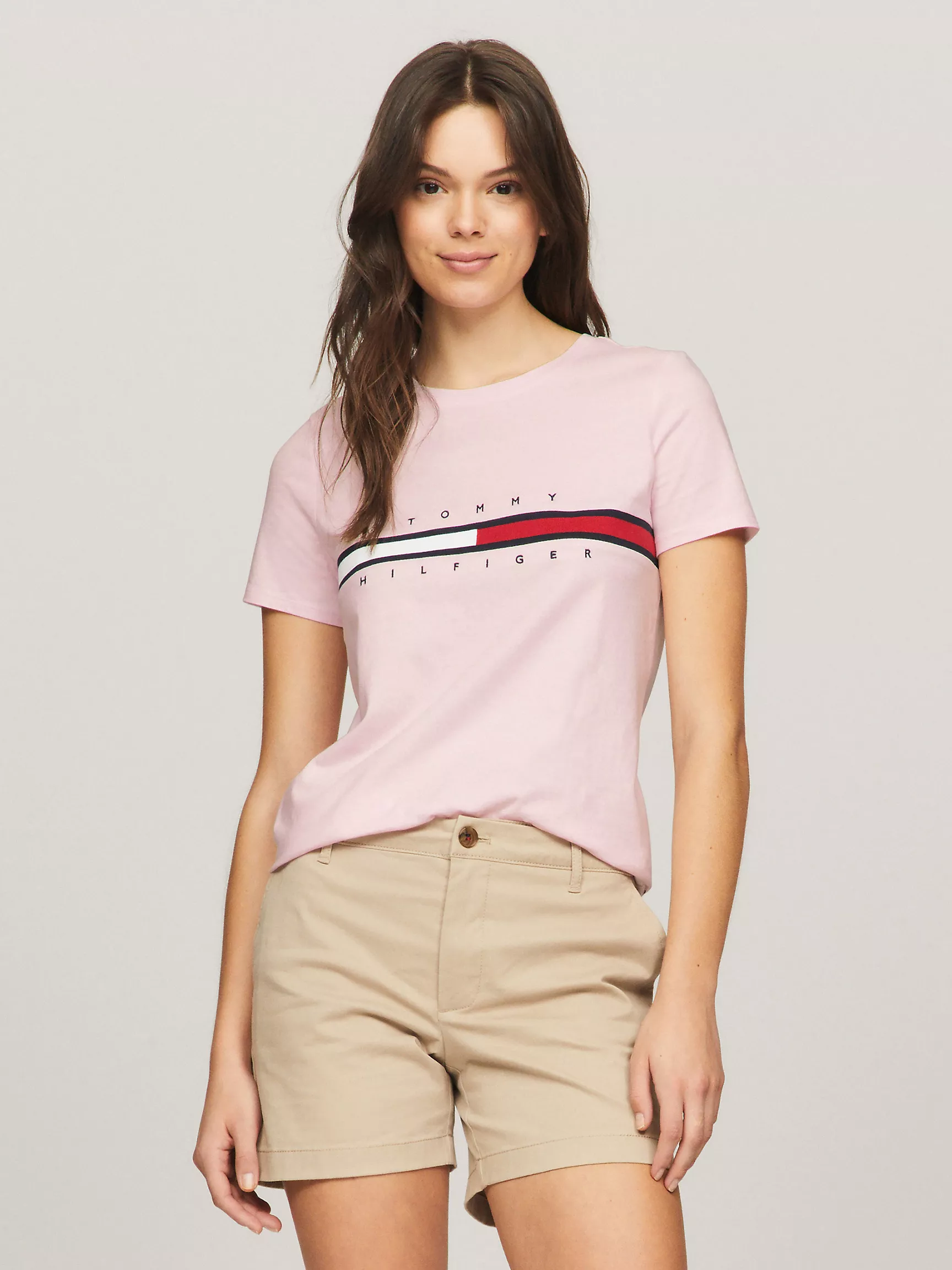 Женская футболка Tommy Hilfiger, Футболка с вышитым логотипом и полоской в стиле флага