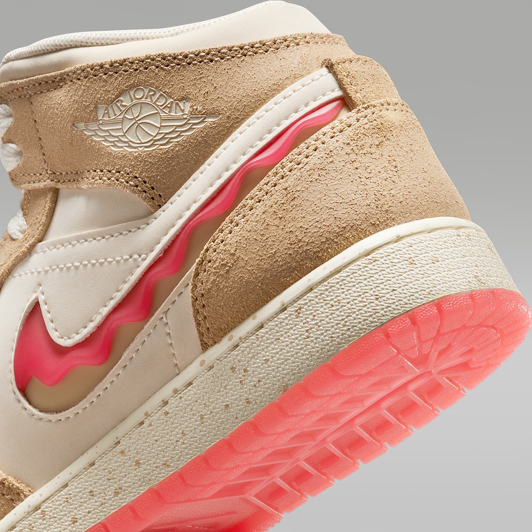 Air Jordan 1 Mid SE Big Kids' Shoes