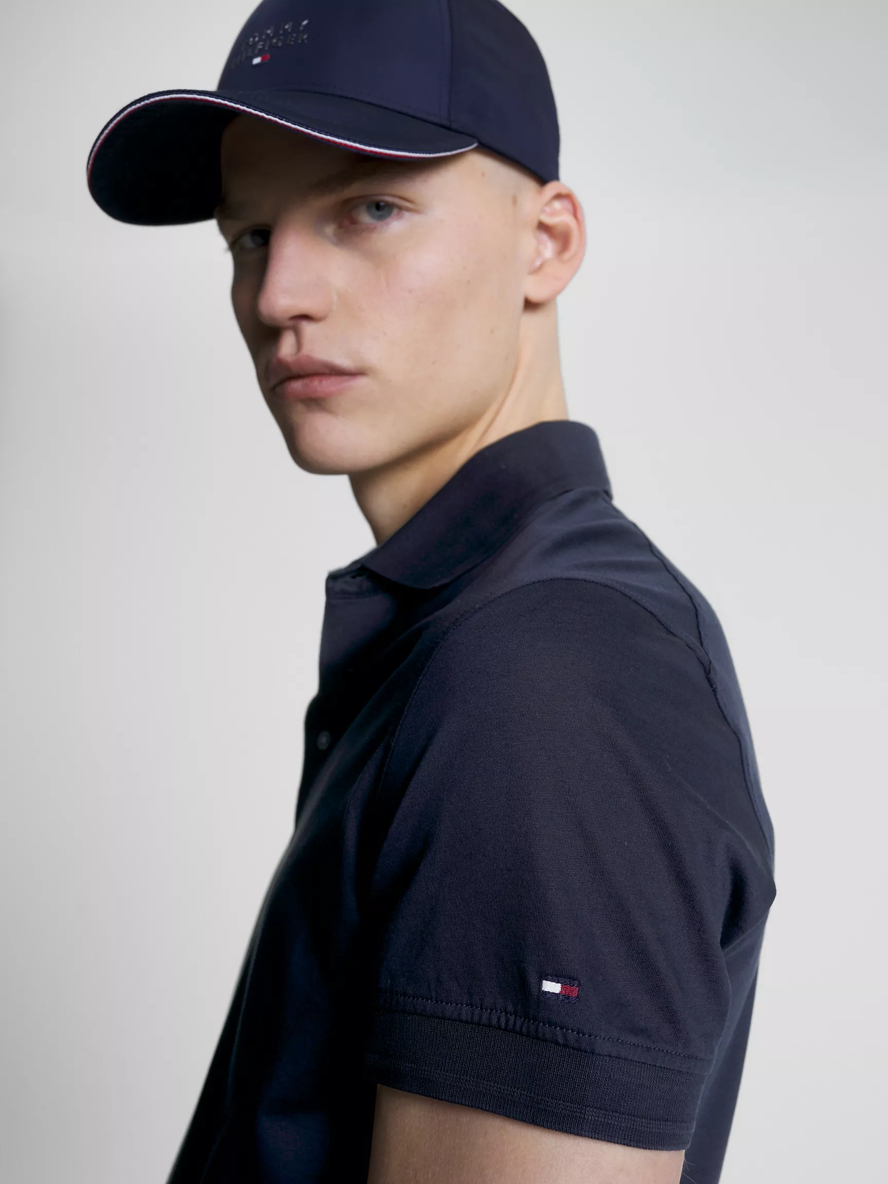 Мужское поло Tommy Hilfiger, Приталенное однотонное поло из мерсеризованного хлопка