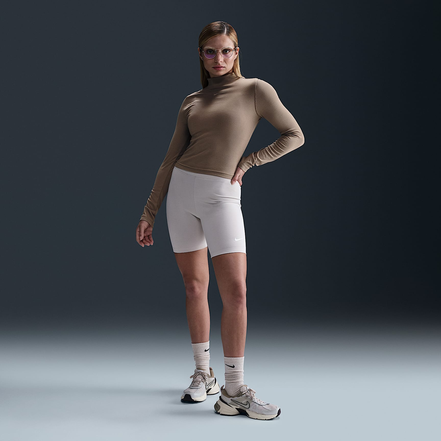 Nike Sportswear Essential Women's Ribbed Mock-Neck Long-Sleeve Top