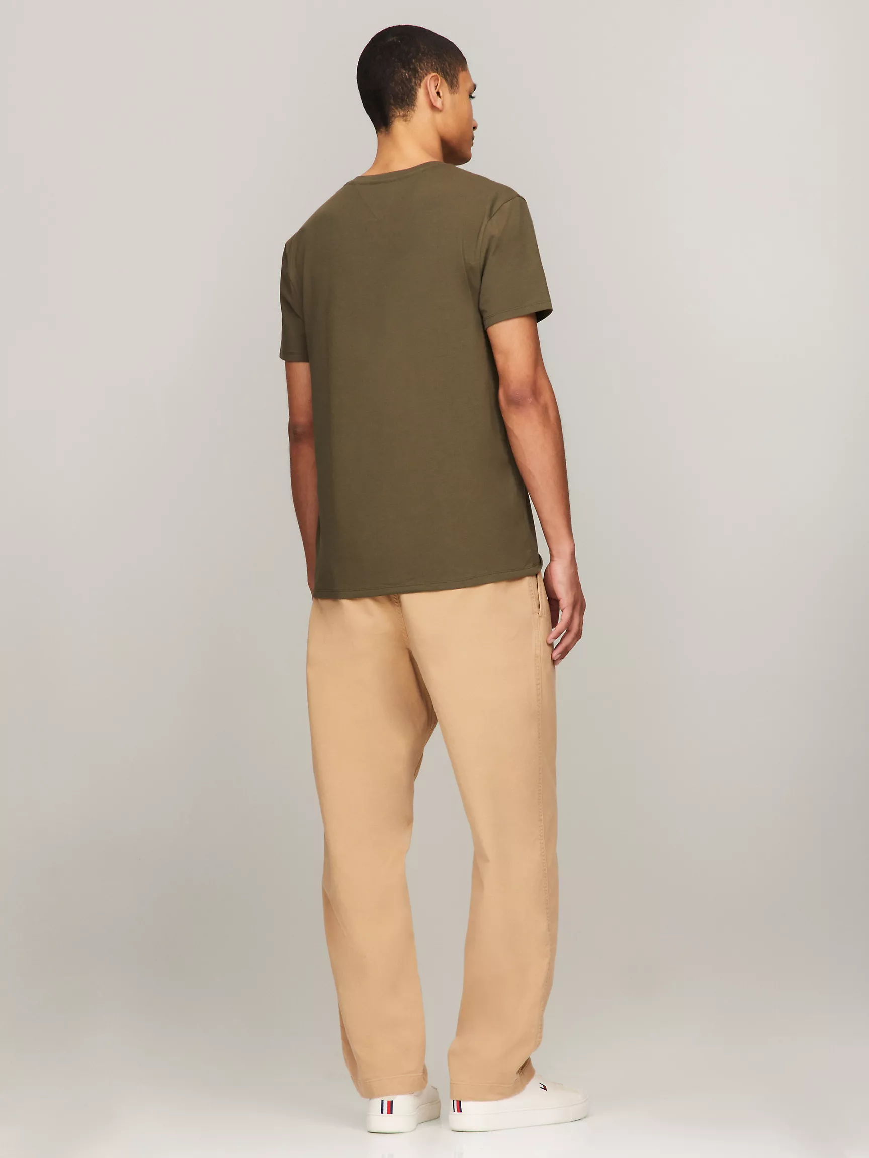 Мужская футболка Tommy Hilfiger, Приталенная футболка с V-образным вырезом