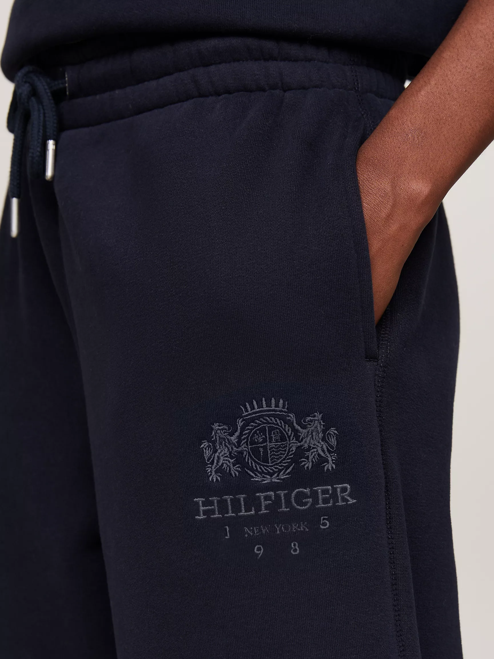 Женские брюки Tommy Hilfiger, Спортивные брюки-джоггеры с подворотами и вышитым логотипом