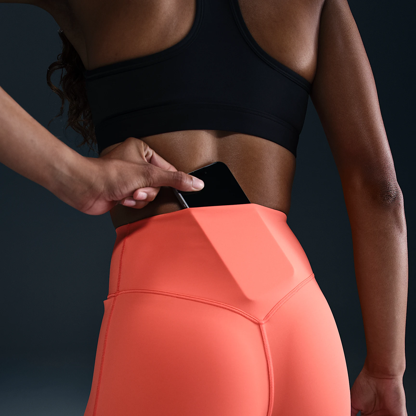 Nike Universa Women's Medium-Support High-Waisted 7/8 Leggings with Pockets