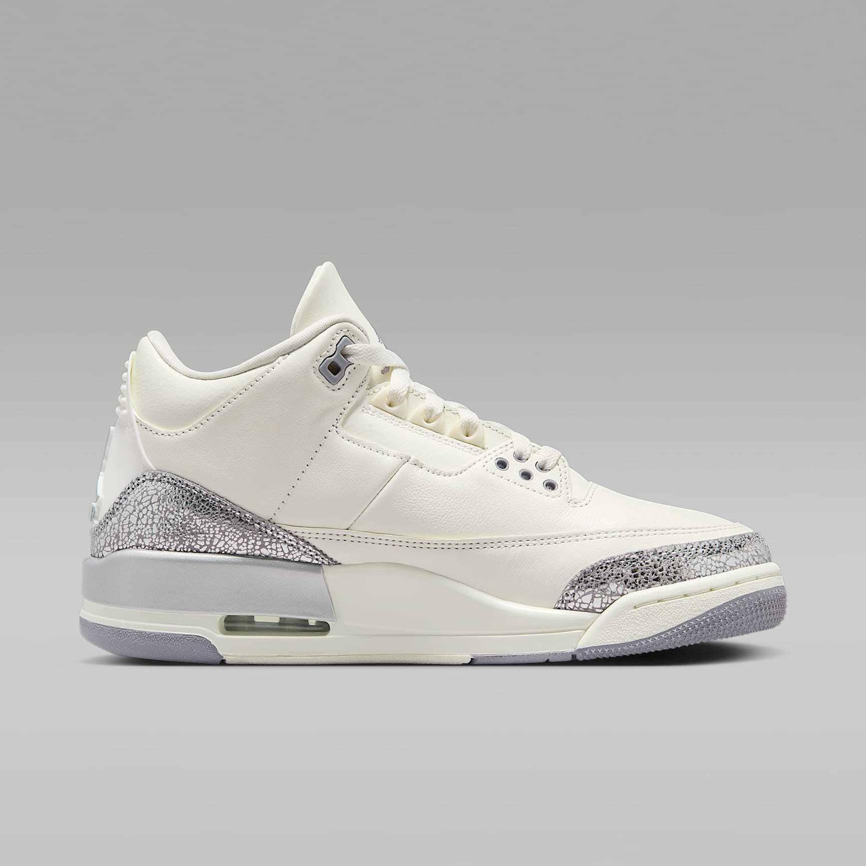 Air Jordan 3 Retro Women's Shoes