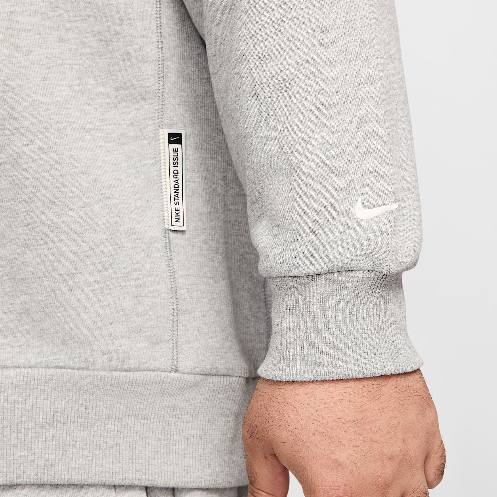 Nike Standard Issue Men's Dri-FIT Basketball Crew-Neck Sweatshirt