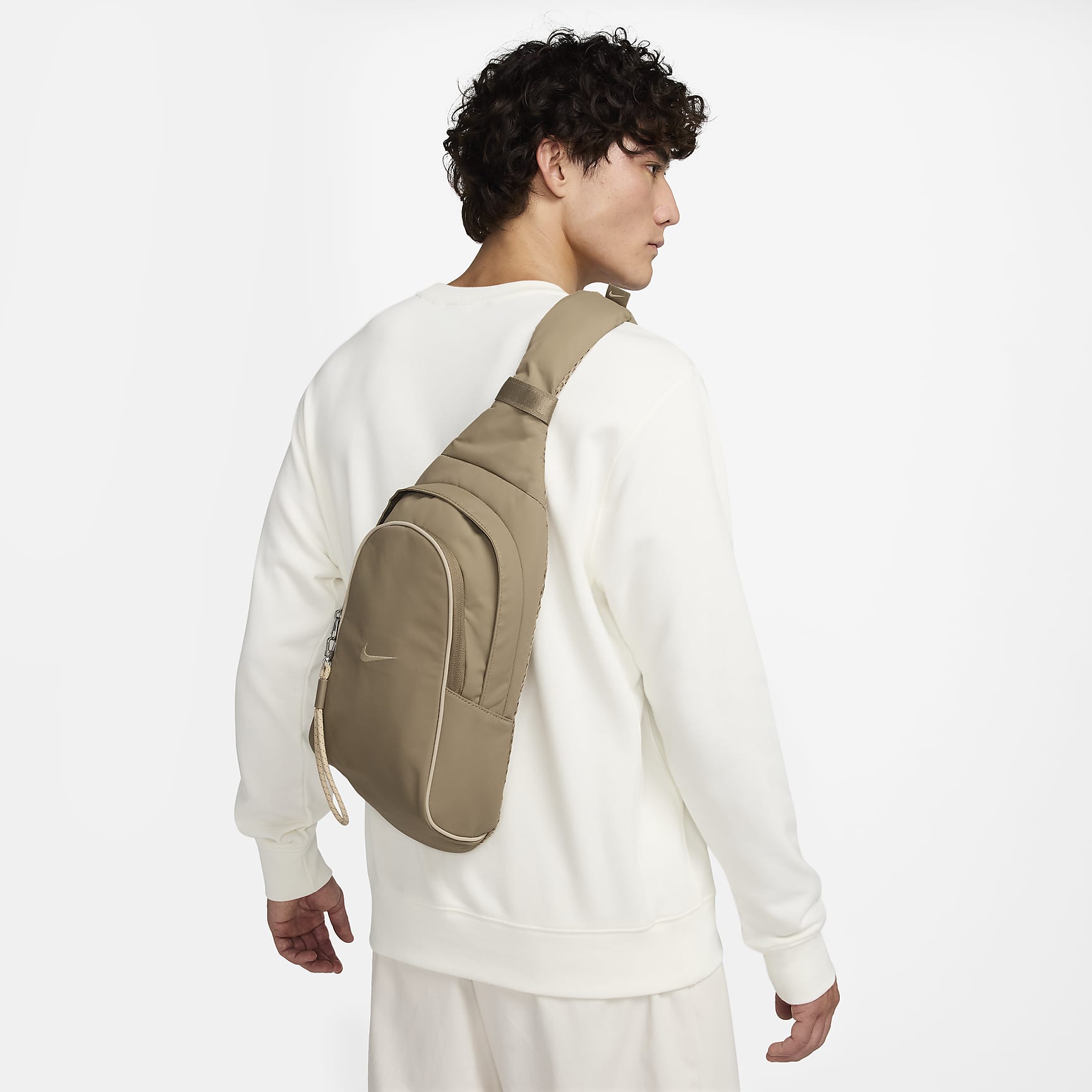Nike Sportswear Essentials Sling Bag (8L)