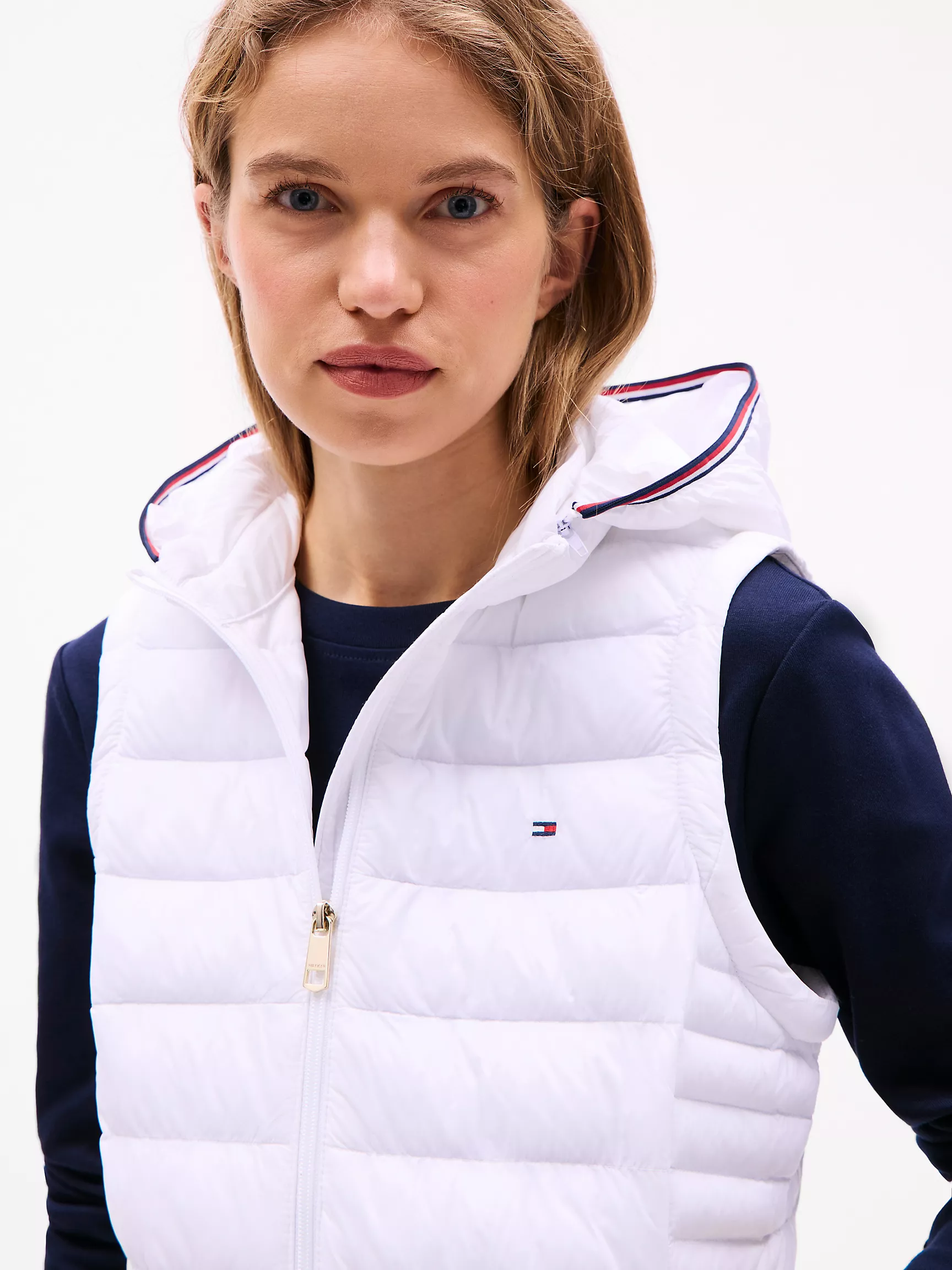 Женская куртка Tommy Hilfiger, Легкий пуховой жилет с капюшоном