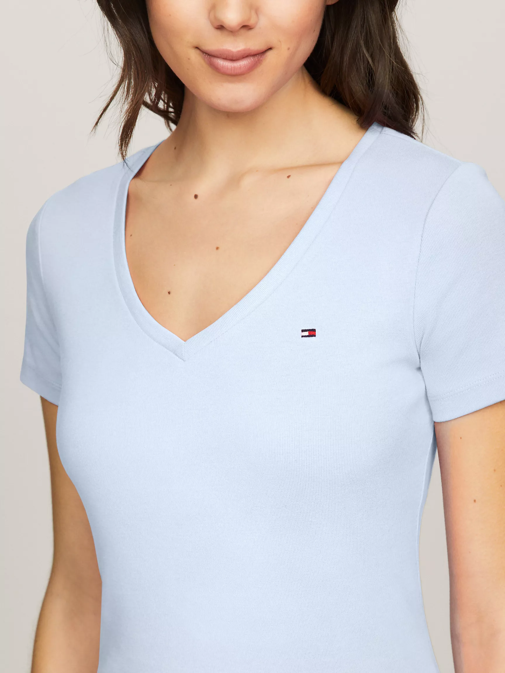 Женская футболка Tommy Hilfiger, Футболка с V-образным вырезом