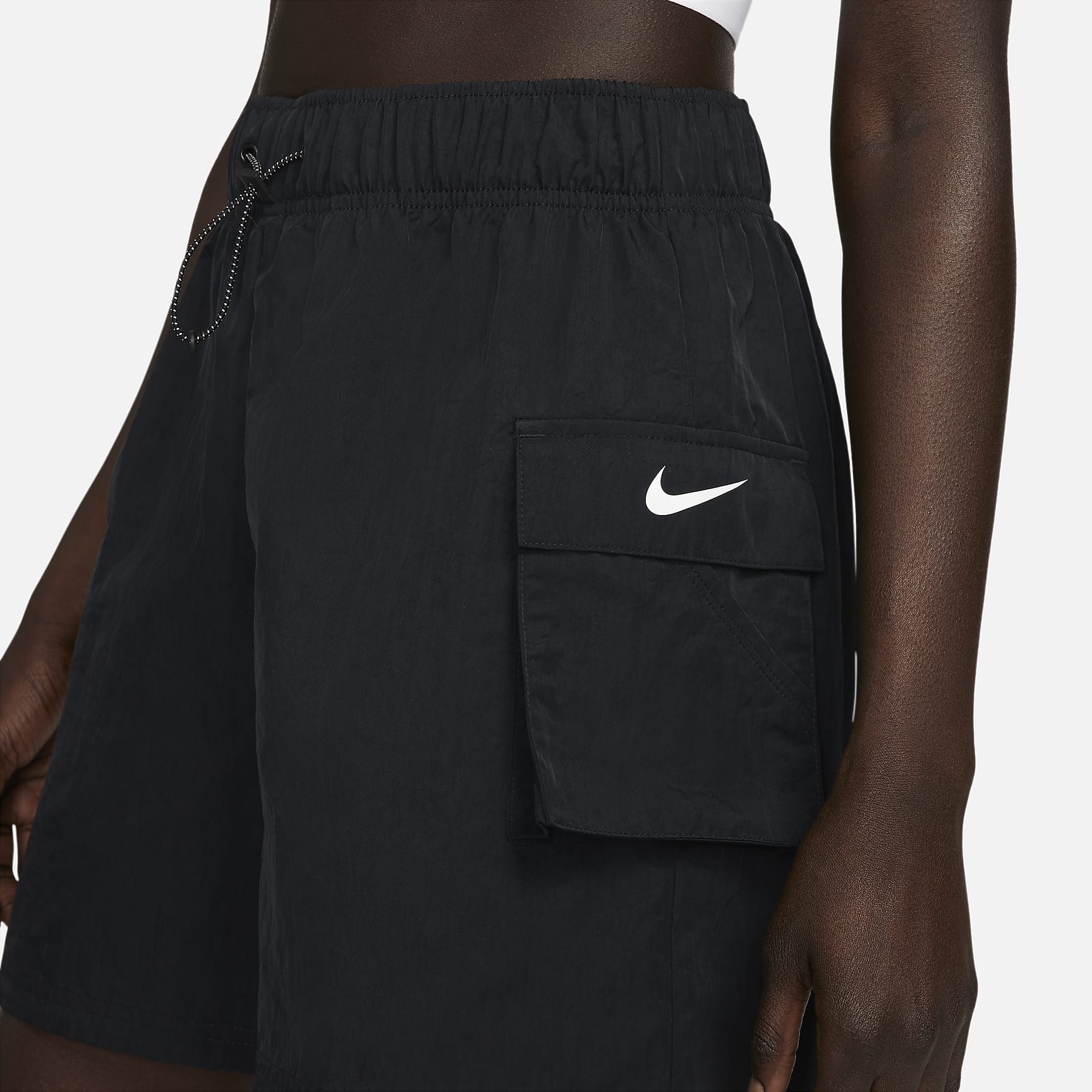 Nike Sportswear Essential Women's Woven High-Rise Shorts