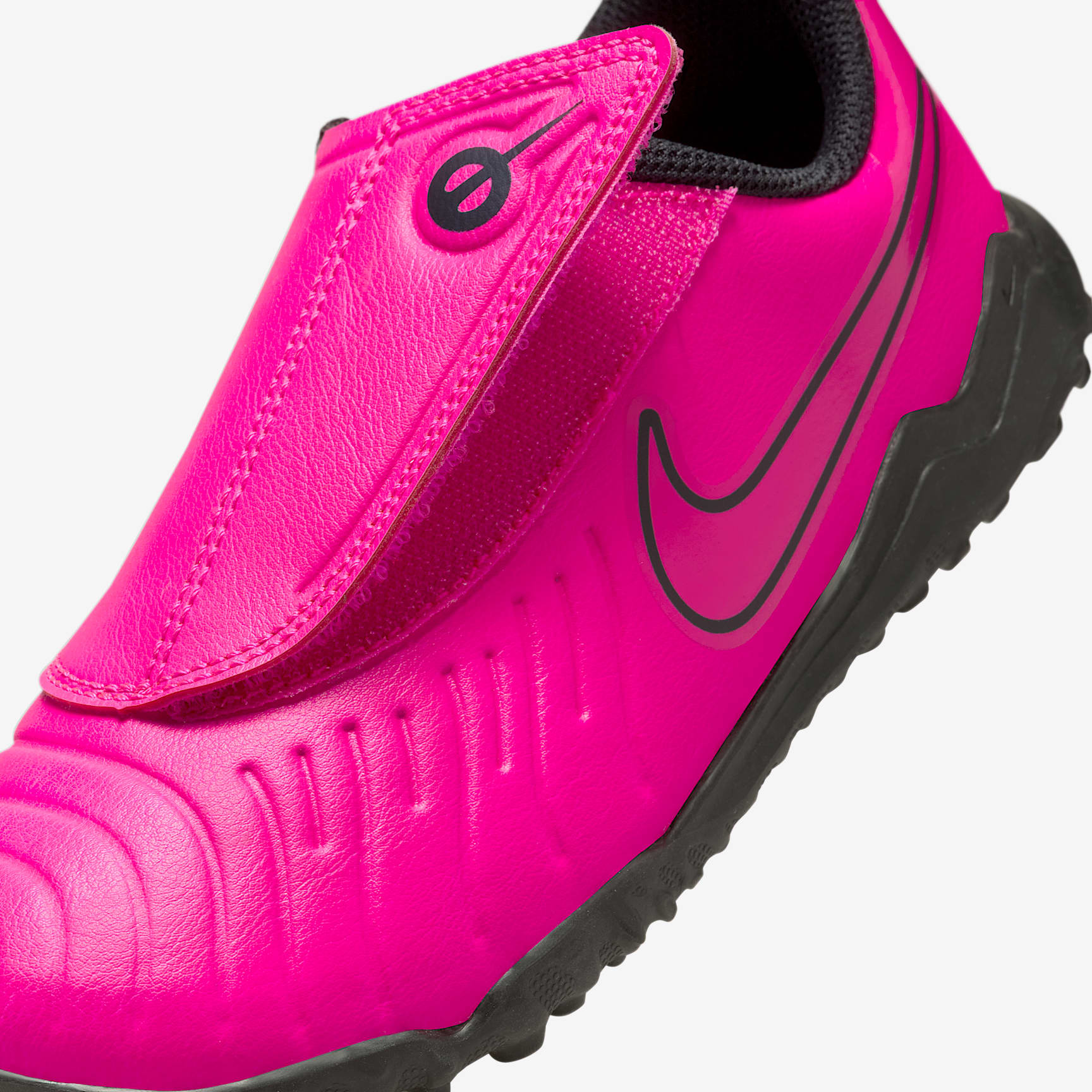 Nike Jr. Tiempo Legend 10 Club Little Kids' TF Low-Top Soccer Shoes