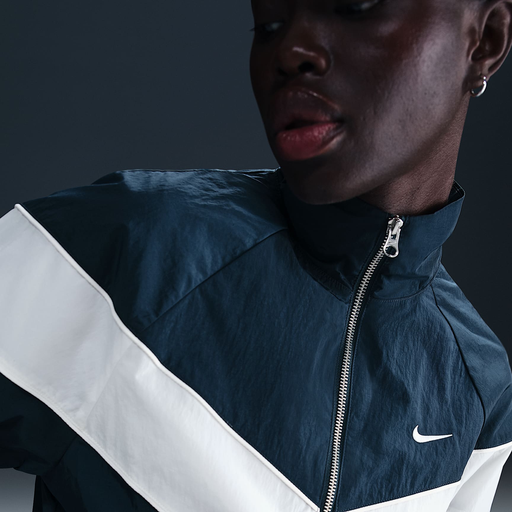 Nike Windrunner Women's Loose UV Woven Full-Zip Jacket