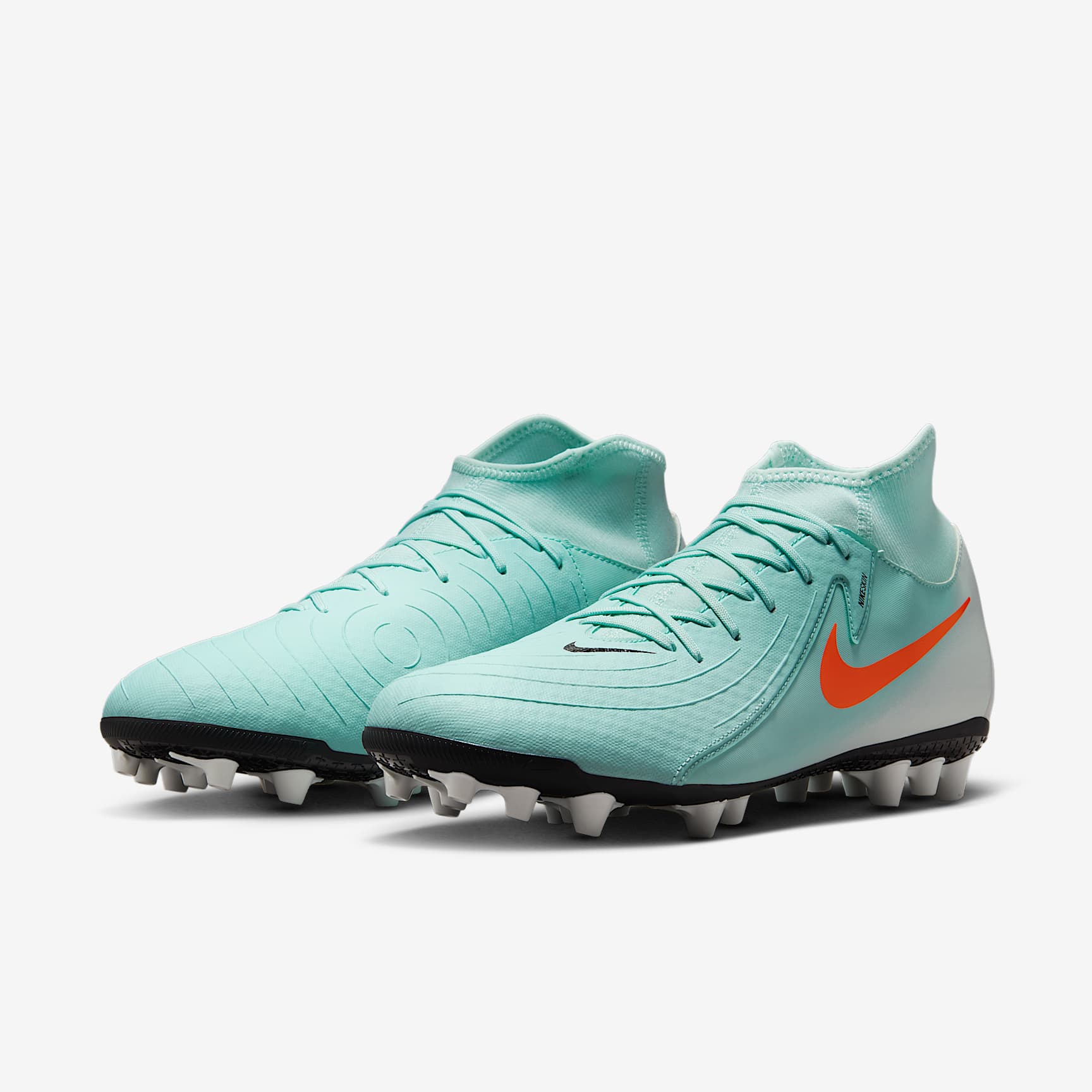 Nike Phantom Luna 2 Academy AG High-Top Soccer Cleats