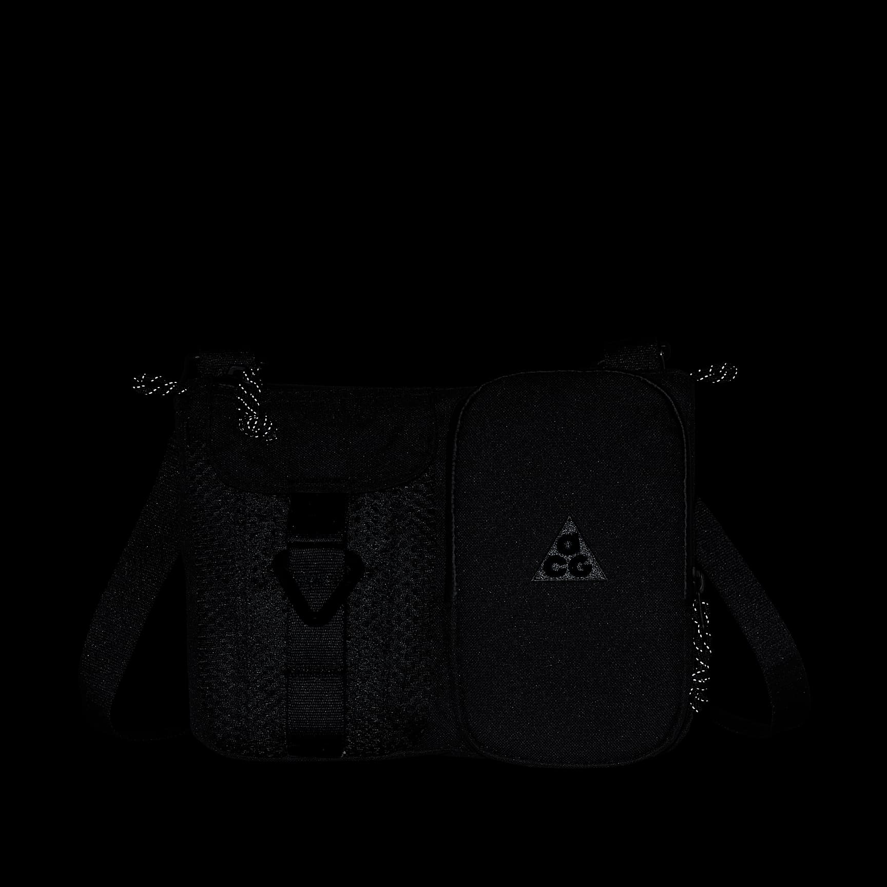 Nike ACG "DAYMAX" Crossbody Bag (3L)