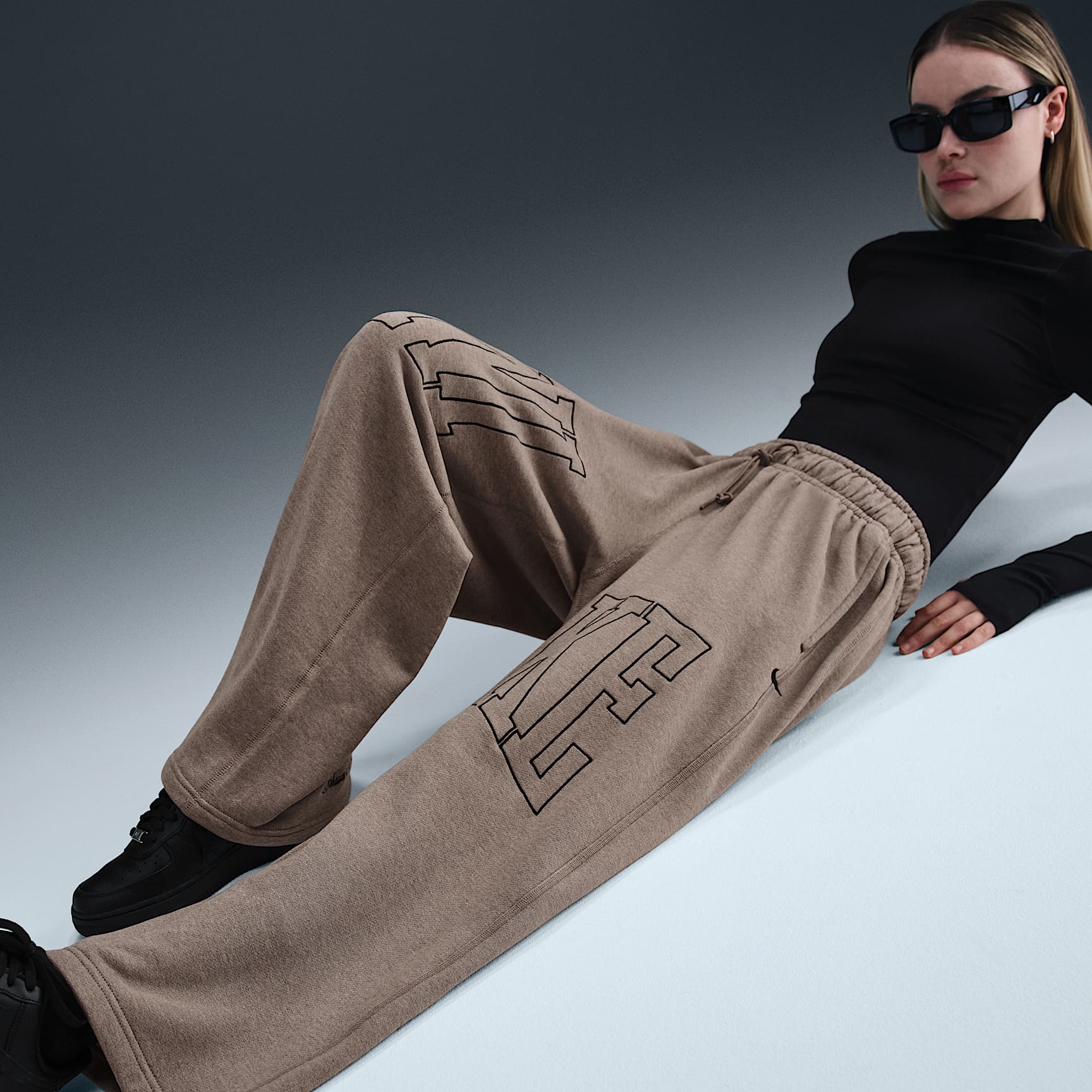 Nike Sportswear Women's Mid-Rise Oversized Open-Hem French Terry Pants