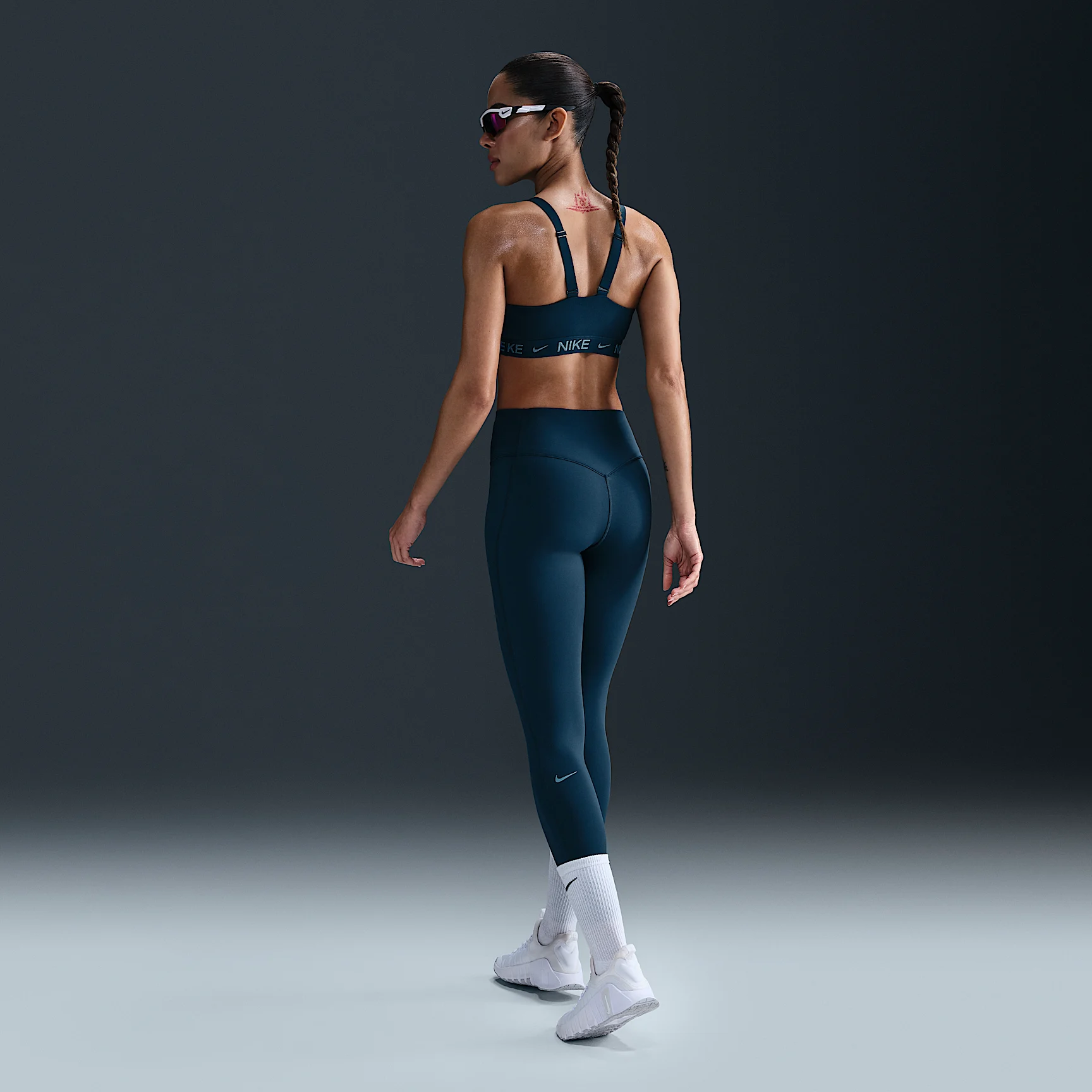 Nike Universa Women's Medium-Support High-Waisted 7/8 Leggings with Pockets