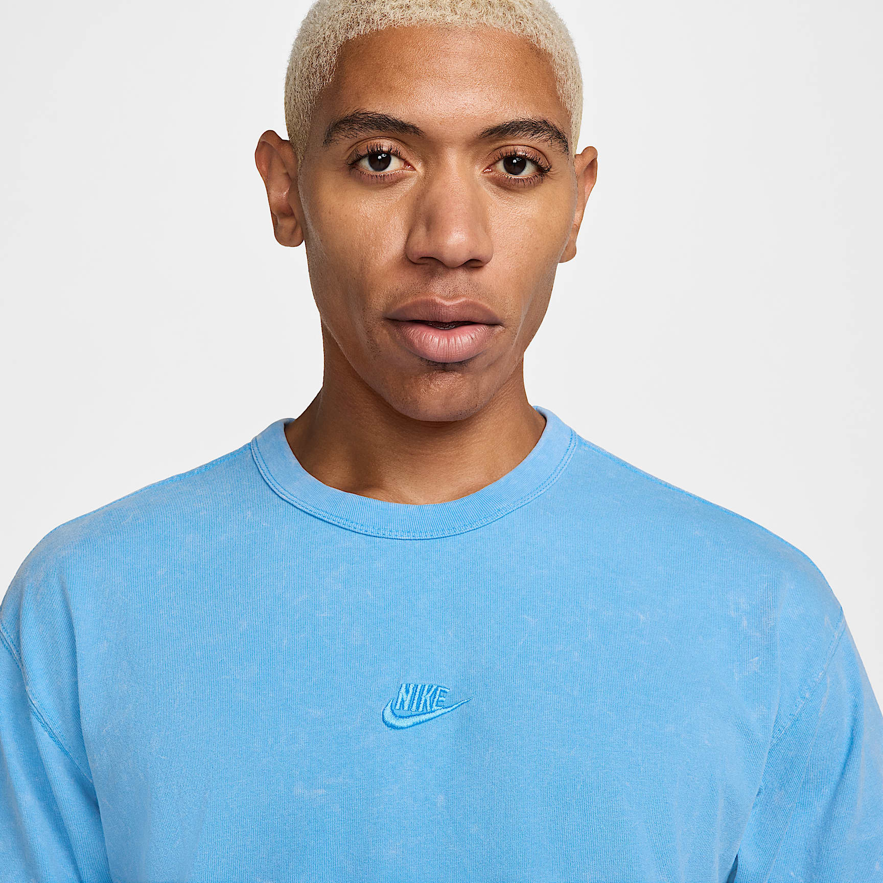 Nike Sportswear Premium Essentials Men's Max90 T-Shirt