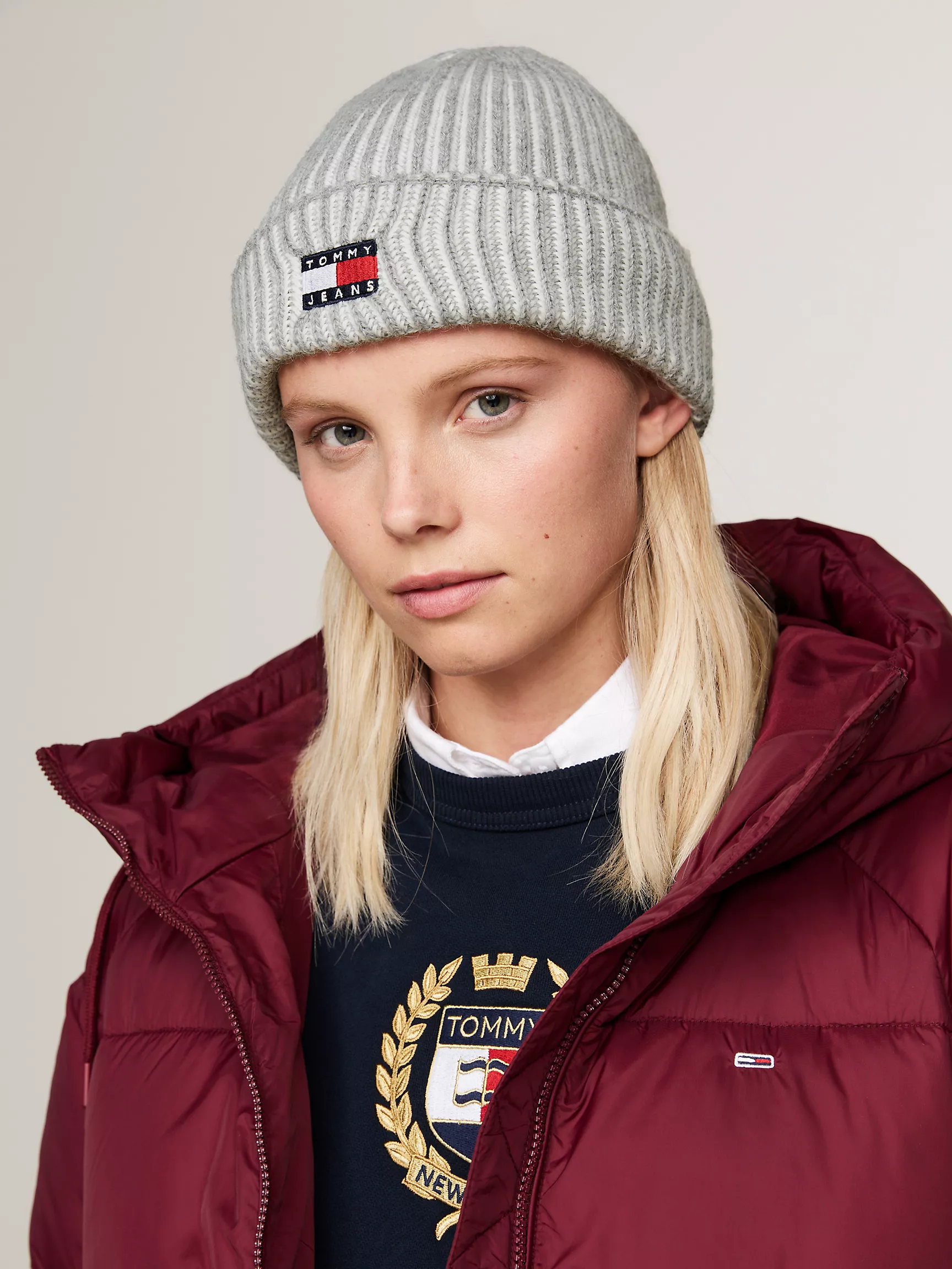 Женская шляпа Tommy Hilfiger, Вязаная шапка в рубчик с нашивкой TJ