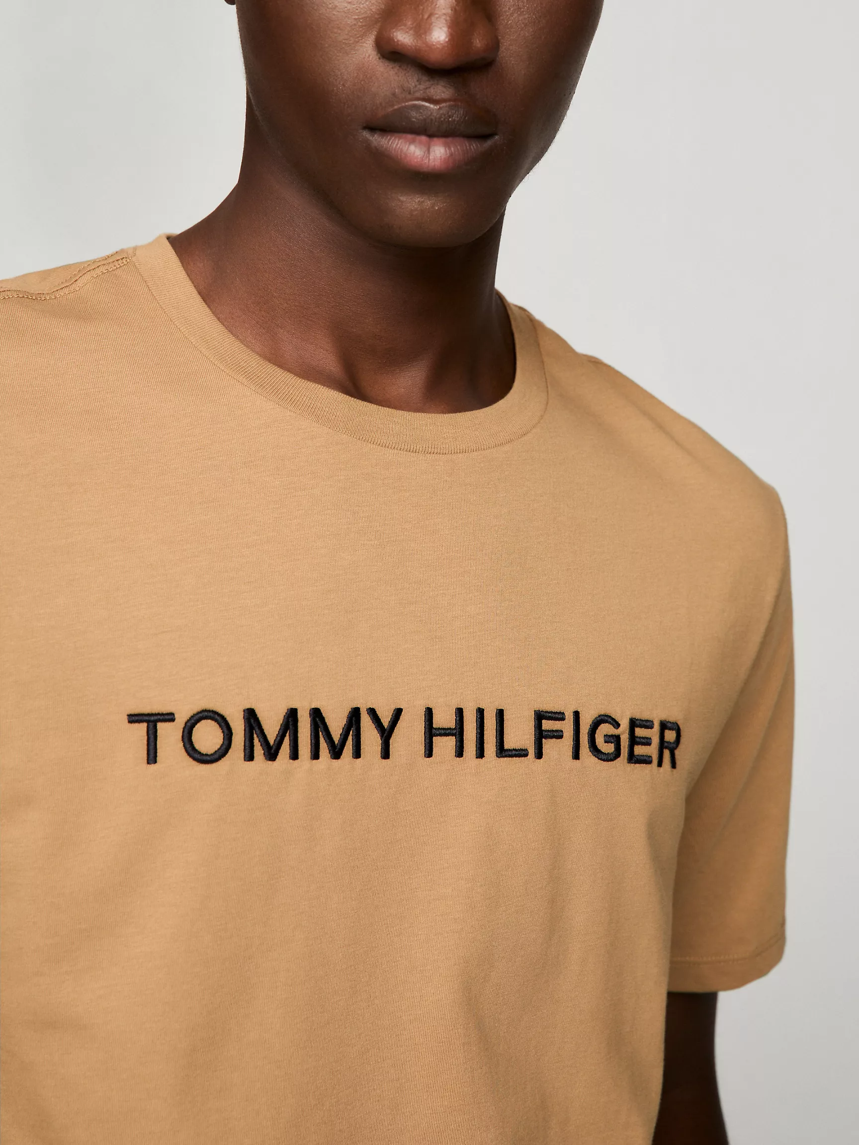Мужская футболка Tommy Hilfiger, Футболка с вышитым логотипом Hilfiger Icon