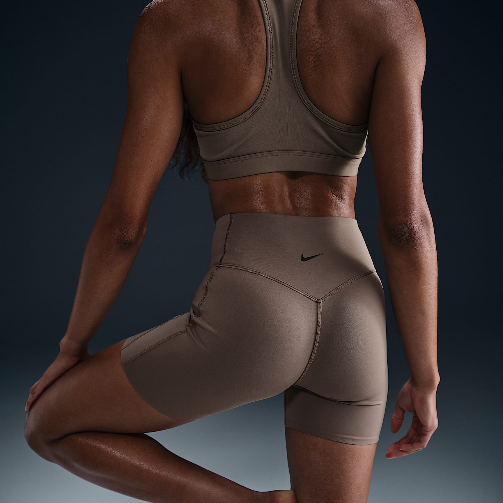 Nike Universa Women's Medium-Support High-Waisted 5" Biker Shorts with Pockets