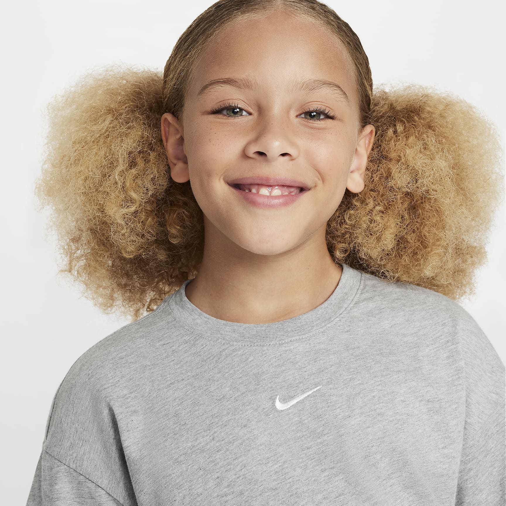 Nike Sportswear Essential Big Kids' (Girls') T-Shirt