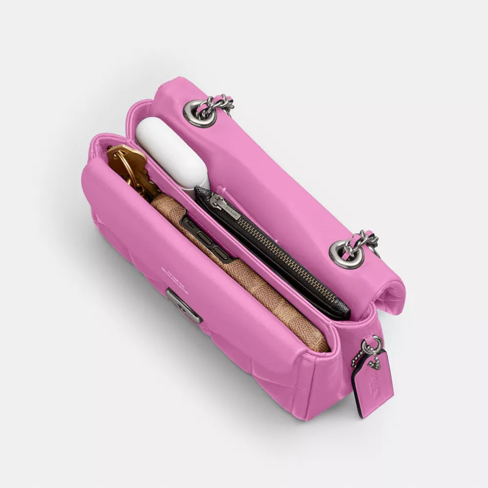 Сумка COACH Tabby Shoulder Bag 20 With Pillow Quilting