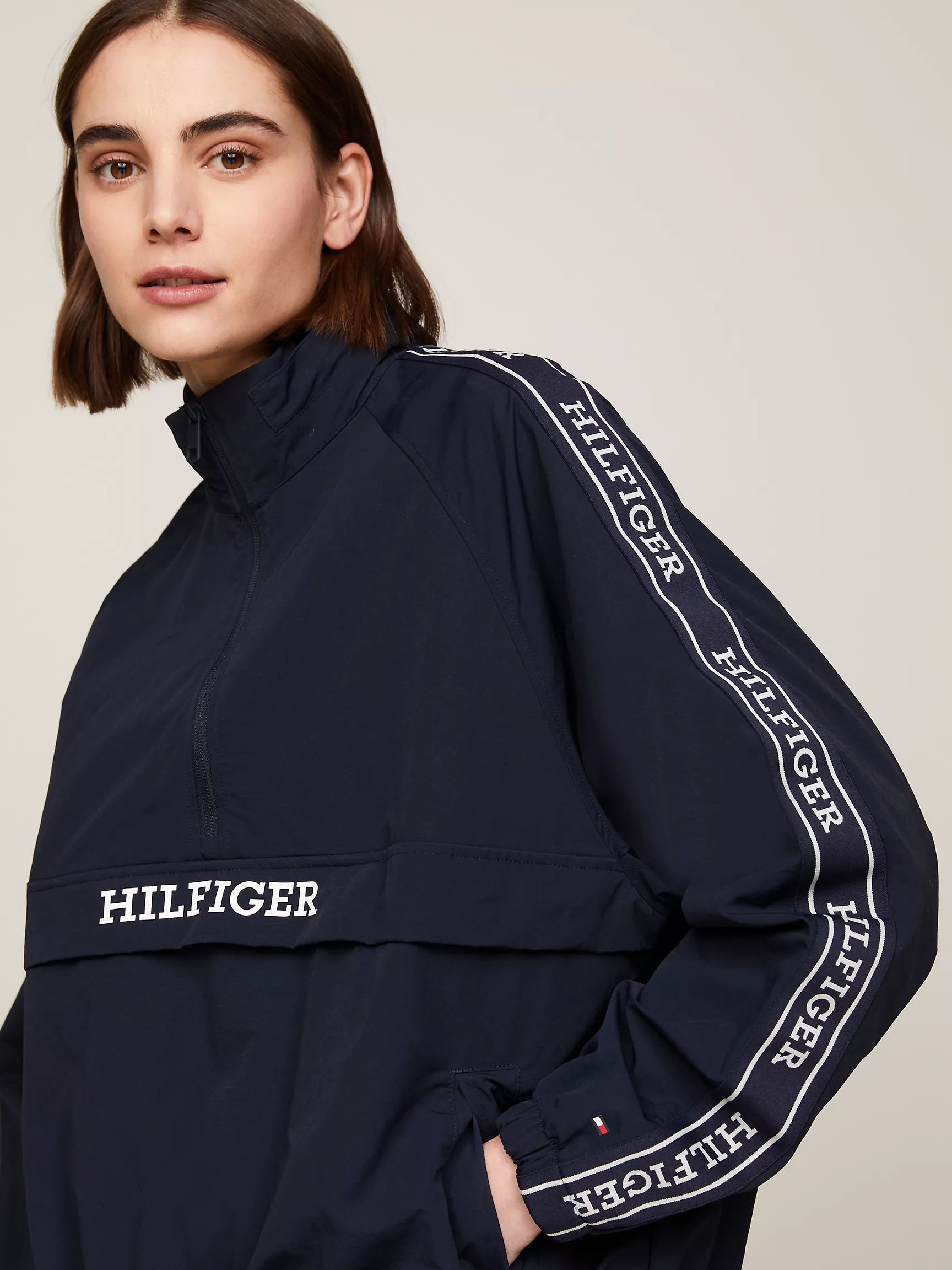 Женская куртка Tommy Hilfiger, Ветровка с водоотталкивающим покрытием и молнией на половину длины