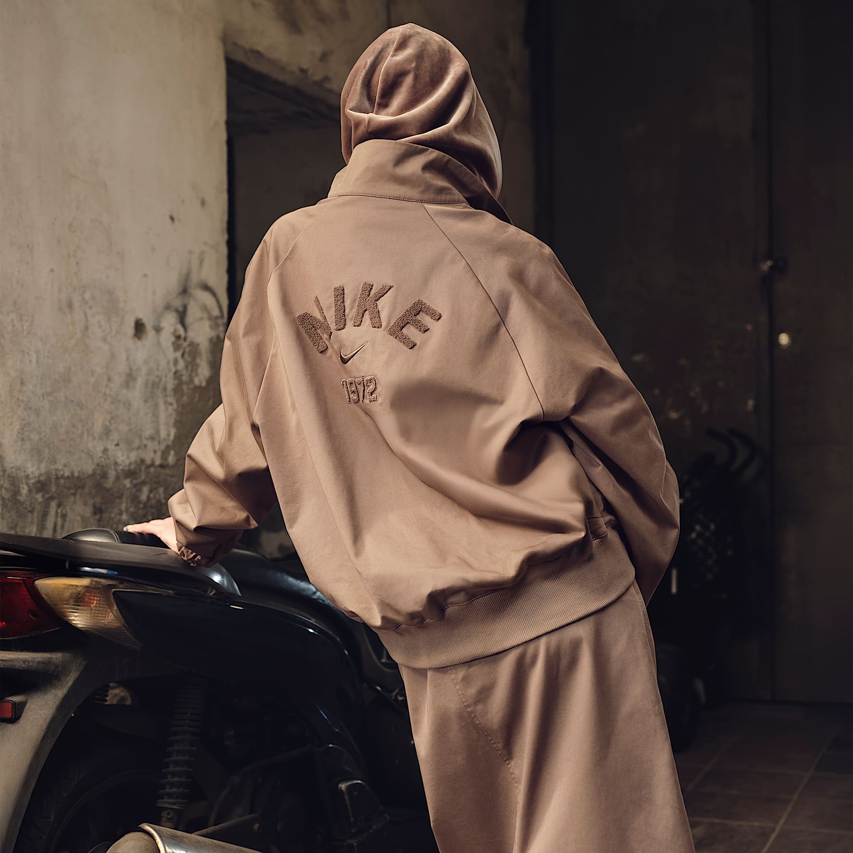 Nike Sportswear Collection Women's Oversized Twill 1/4-Zip Top