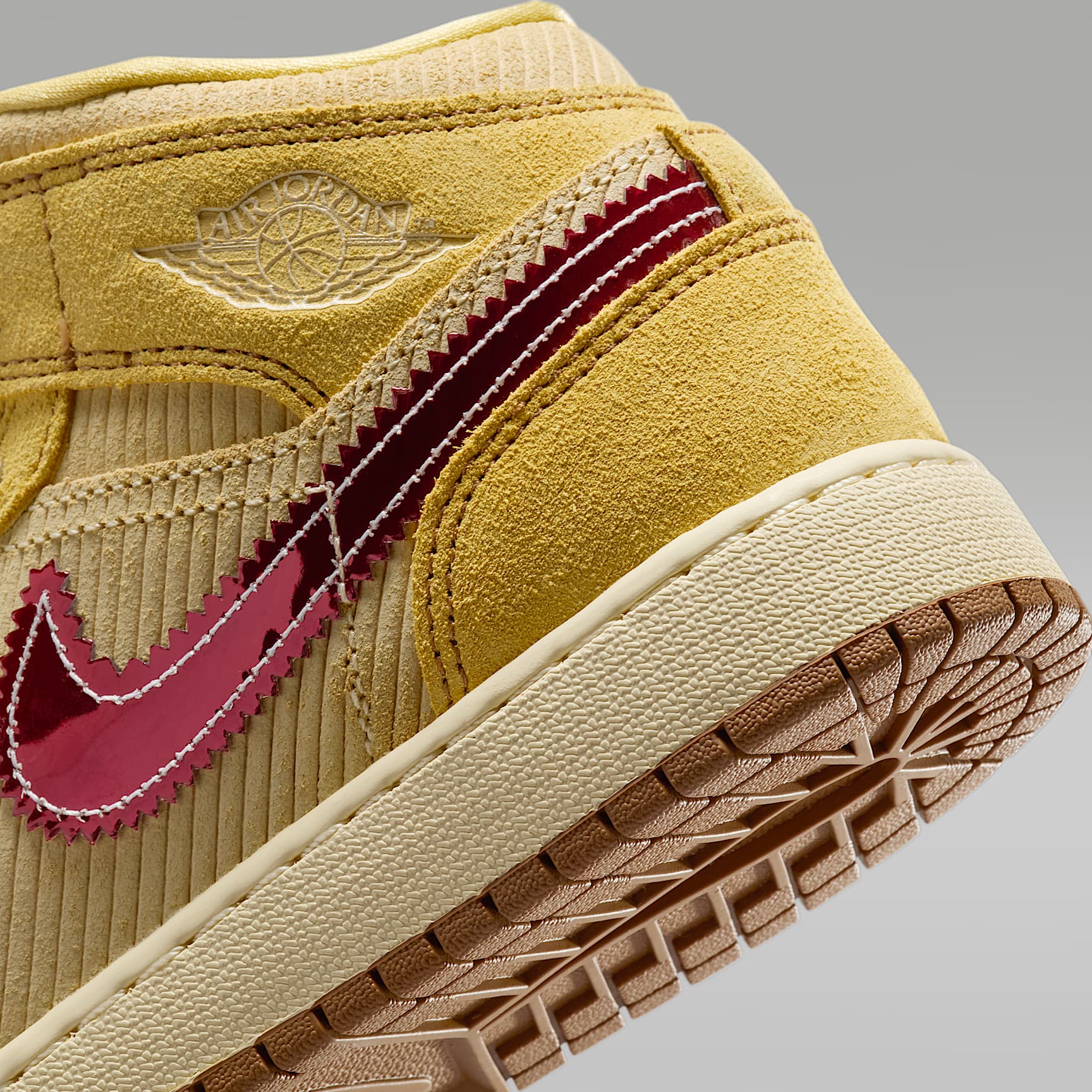 Air Jordan 1 Mid SE Big Kids' Shoes