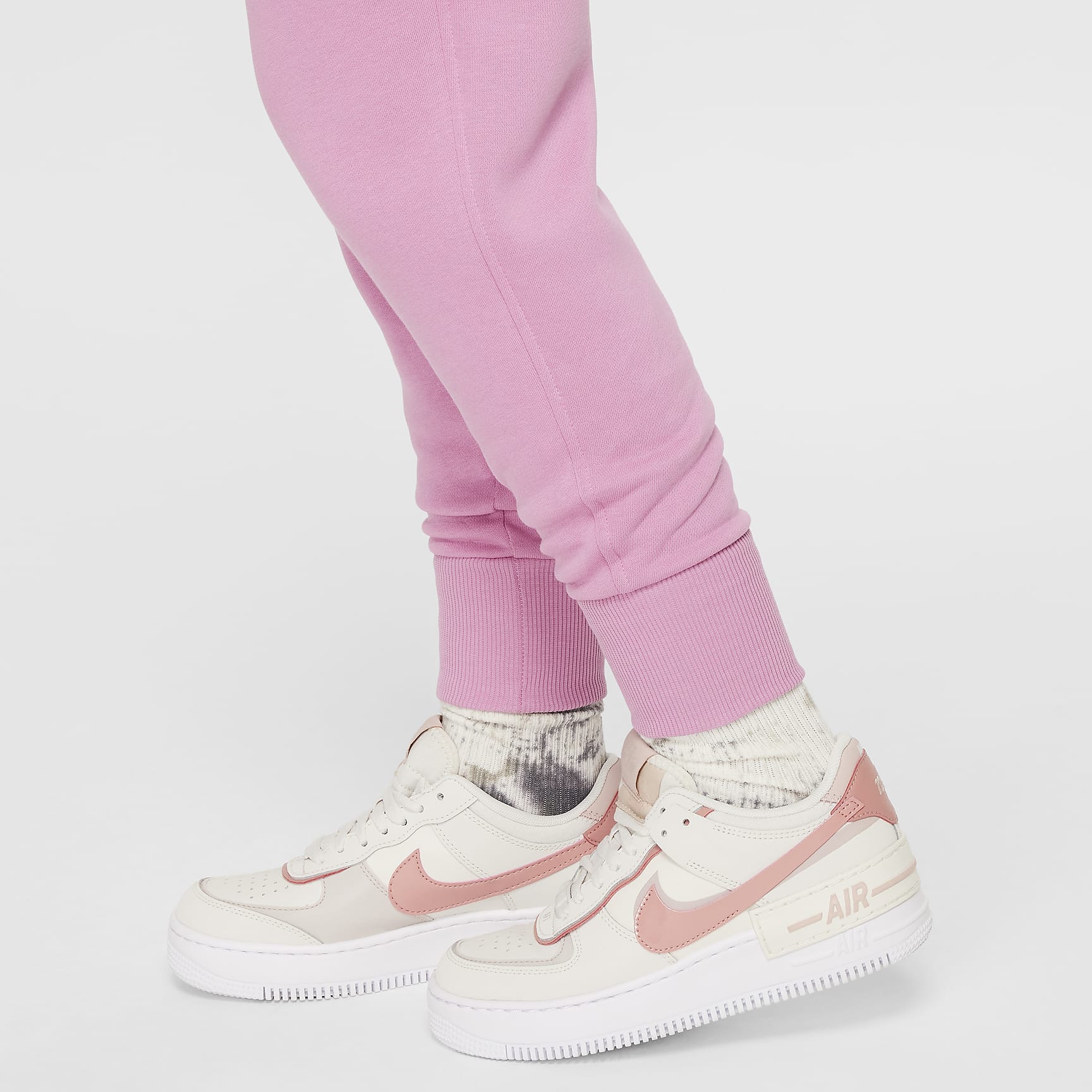 Nike Sportswear Club Fleece Big Kids' (Girls') High-Waisted Fitted Pants