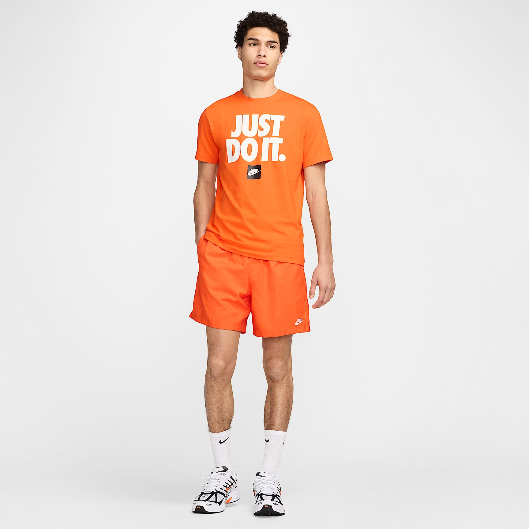 Nike Club Men's Woven Flow Shorts