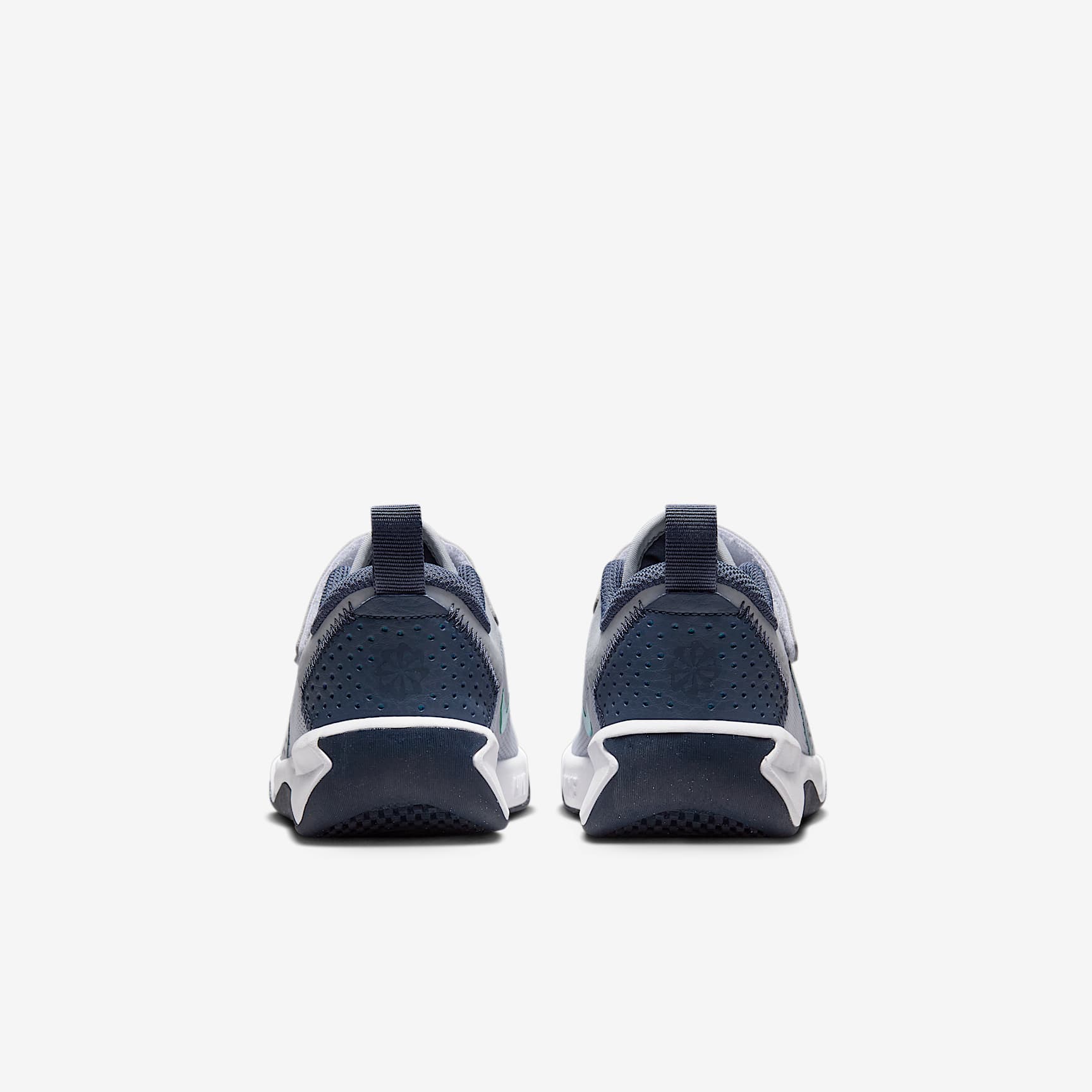 Nike Omni Multi-Court Little Kids' Shoes