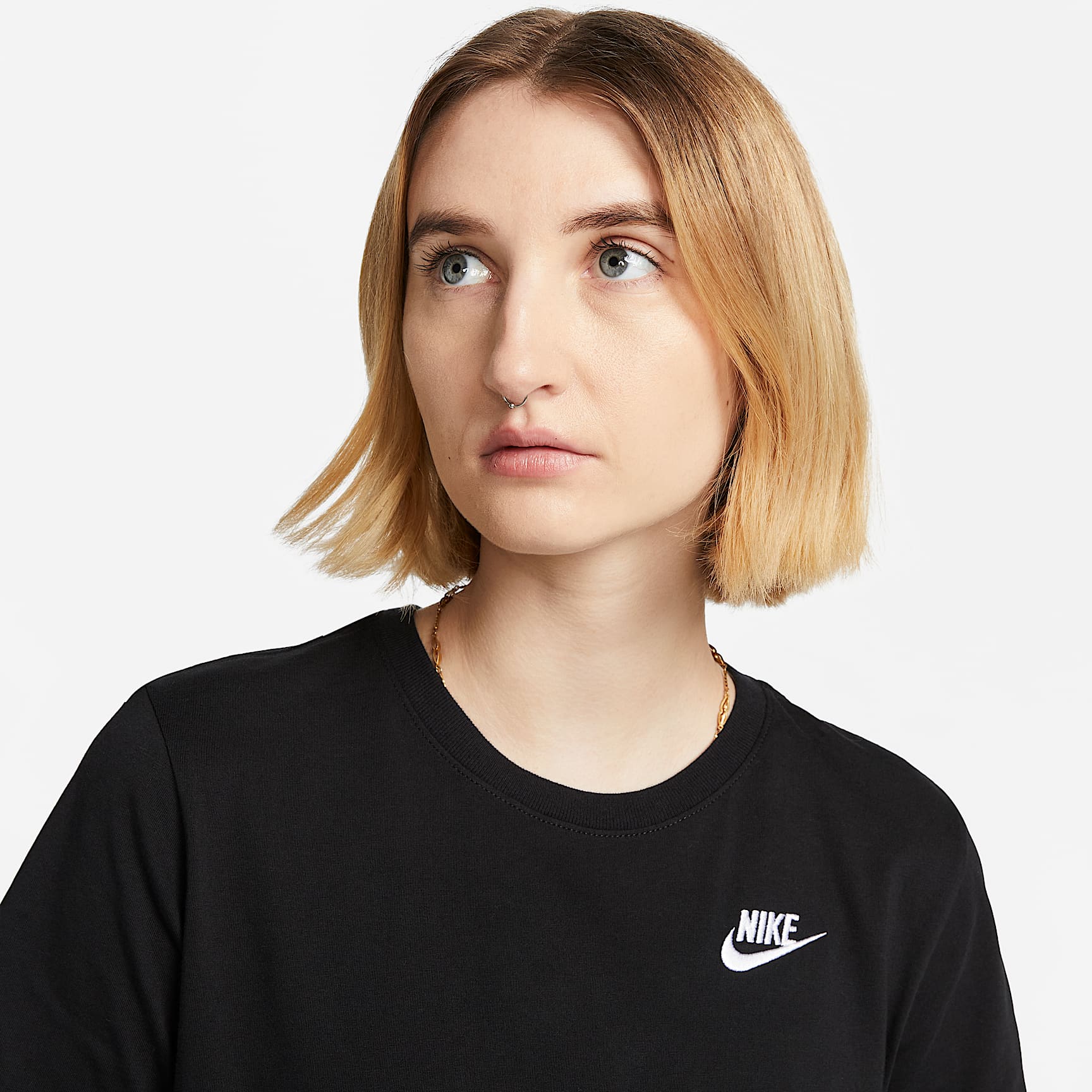 Nike Sportswear Club Essentials Women's T-Shirt
