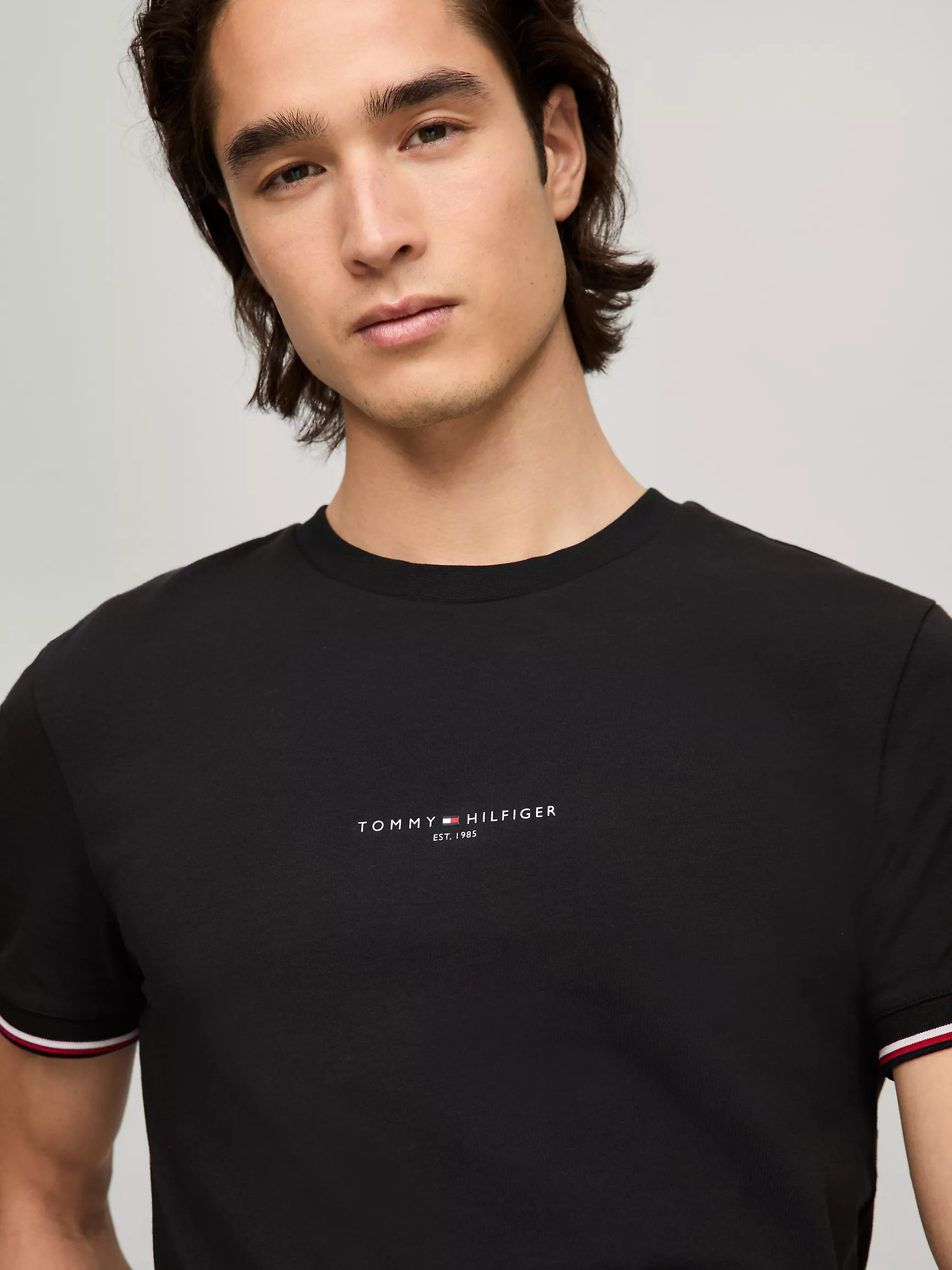 Мужская футболка Tommy Hilfiger, Приталенная футболка с логотипом Tommy и контрастными краями