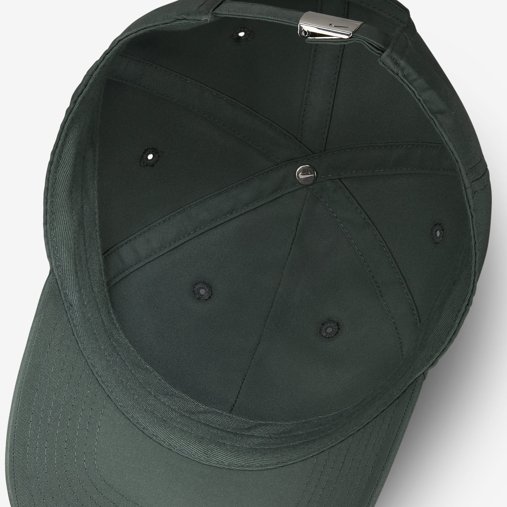 Nike Dri-FIT Club Unstructured Metal Swoosh Cap
