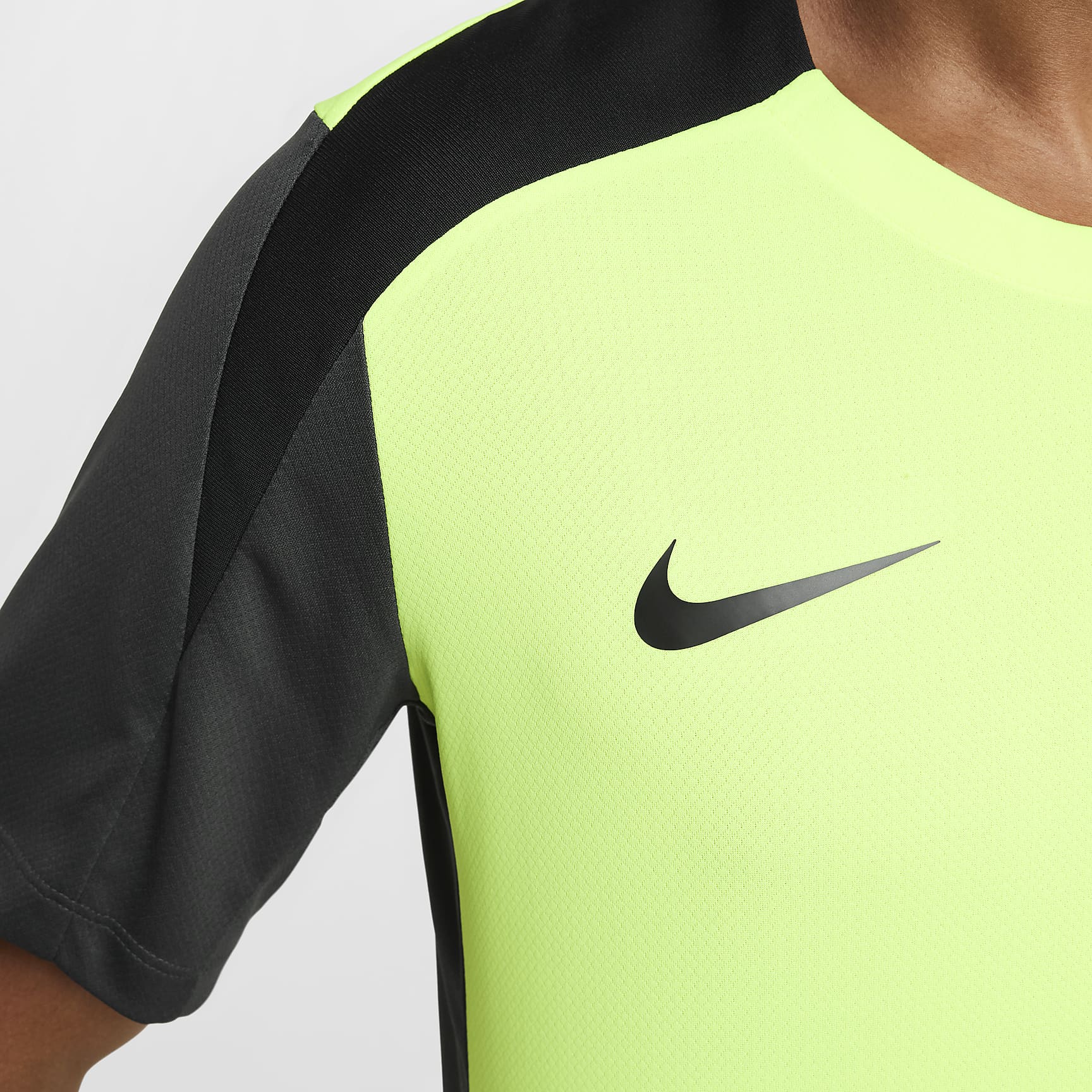 Nike Strike Men's Dri-FIT Short-Sleeve Soccer Top