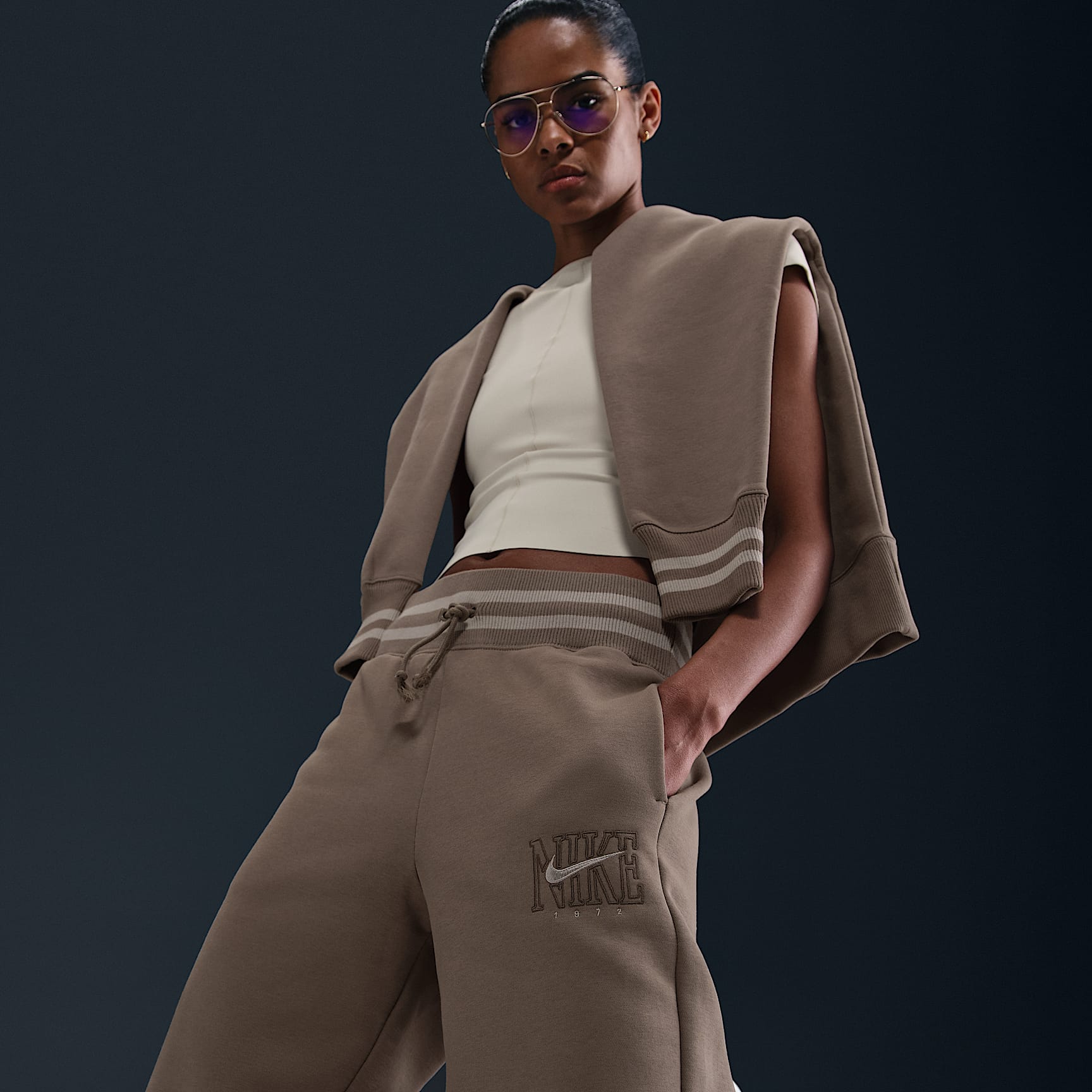 Nike Sportswear Phoenix Fleece Women's High-Waisted Wide-Leg Graphic Pants