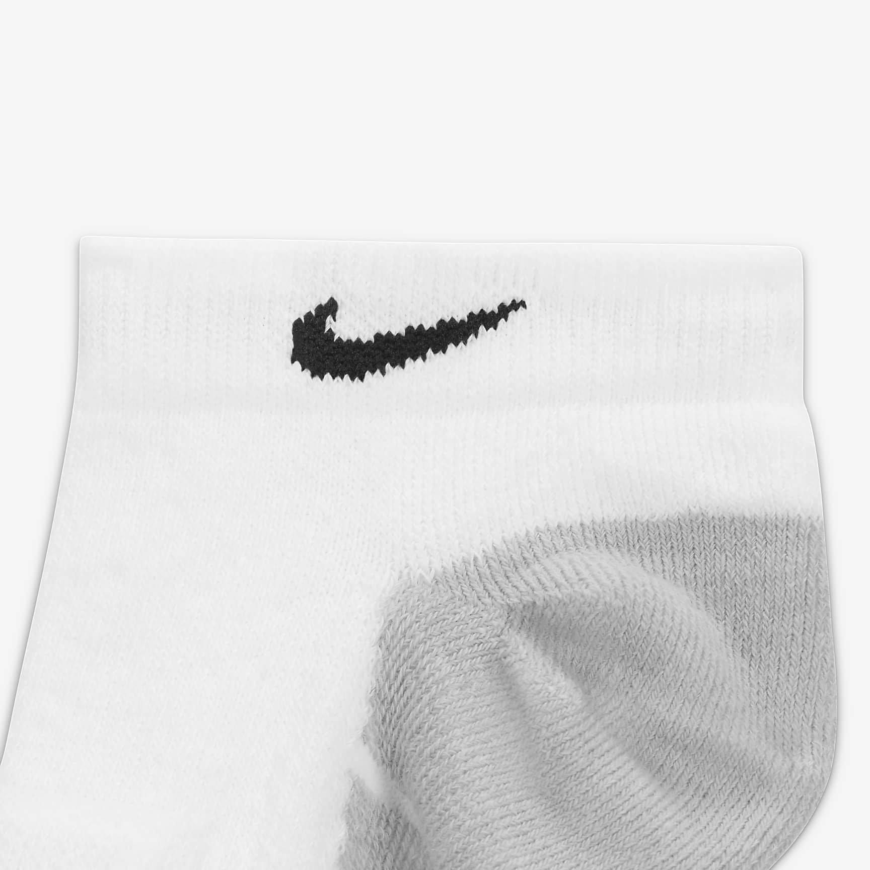 Nike Everyday Max Cushioned Training No-Show Socks (3 Pairs)